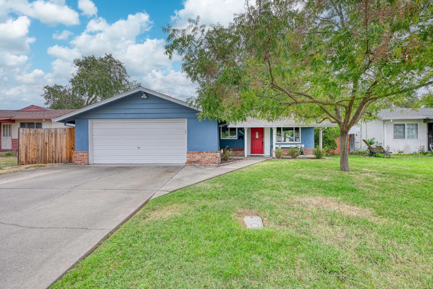 Detail Gallery Image 1 of 24 For 6025 Westbrook Dr, Citrus Heights,  CA 95621 - 3 Beds | 1/1 Baths