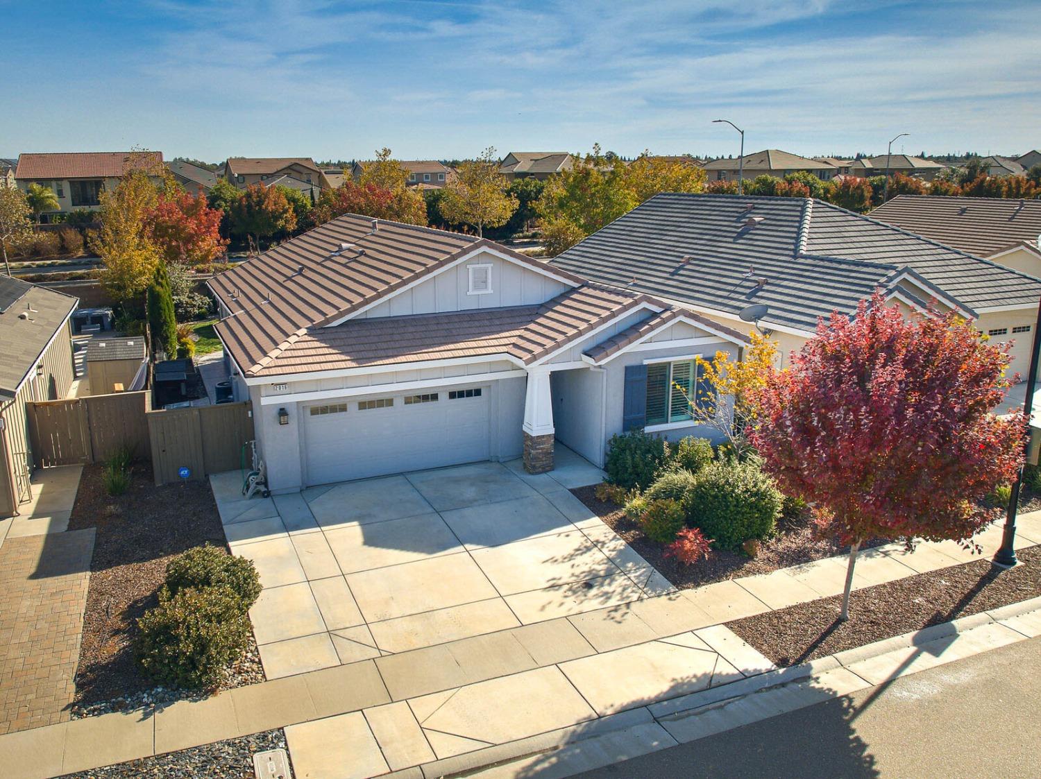 Detail Gallery Image 3 of 39 For 2016 Provincetown Way, Roseville,  CA 95747 - 3 Beds | 2 Baths