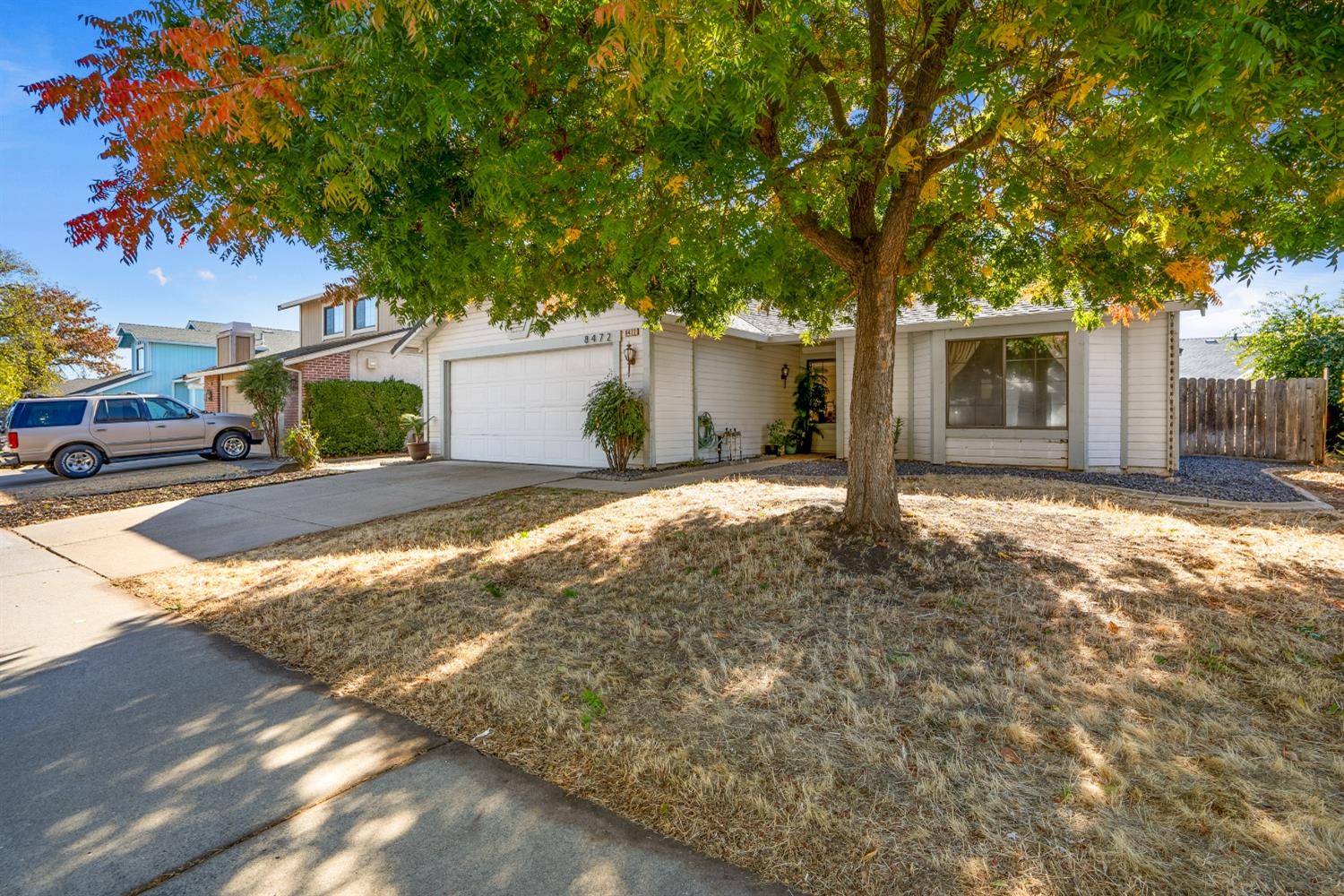 Detail Gallery Image 1 of 26 For 8472 Hollow Oaks Ct, Sacramento,  CA 95828 - 3 Beds | 2 Baths