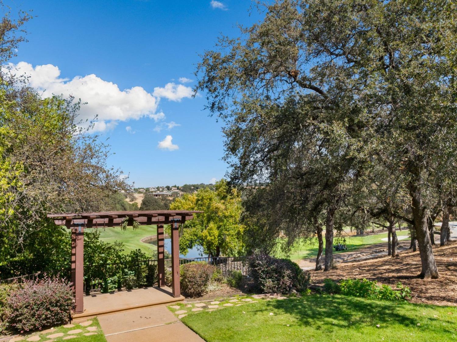 Detail Gallery Image 13 of 32 For 3355 Vista De Madera, Lincoln,  CA 95648 - 5 Beds | 3/2 Baths