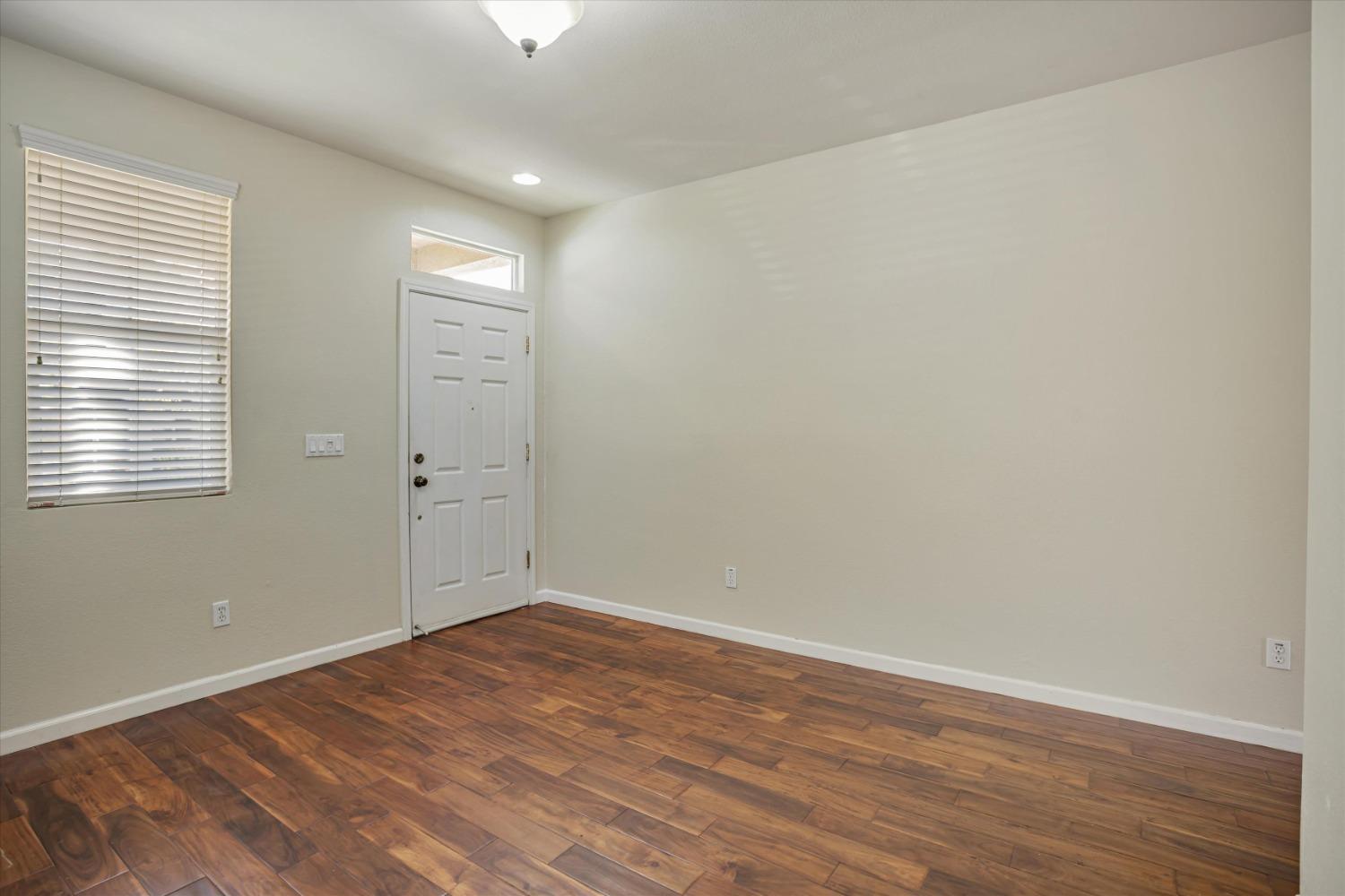 Detail Gallery Image 7 of 65 For 2569 Huckleberry Cir, West Sacramento,  CA 95691 - 3 Beds | 2/1 Baths