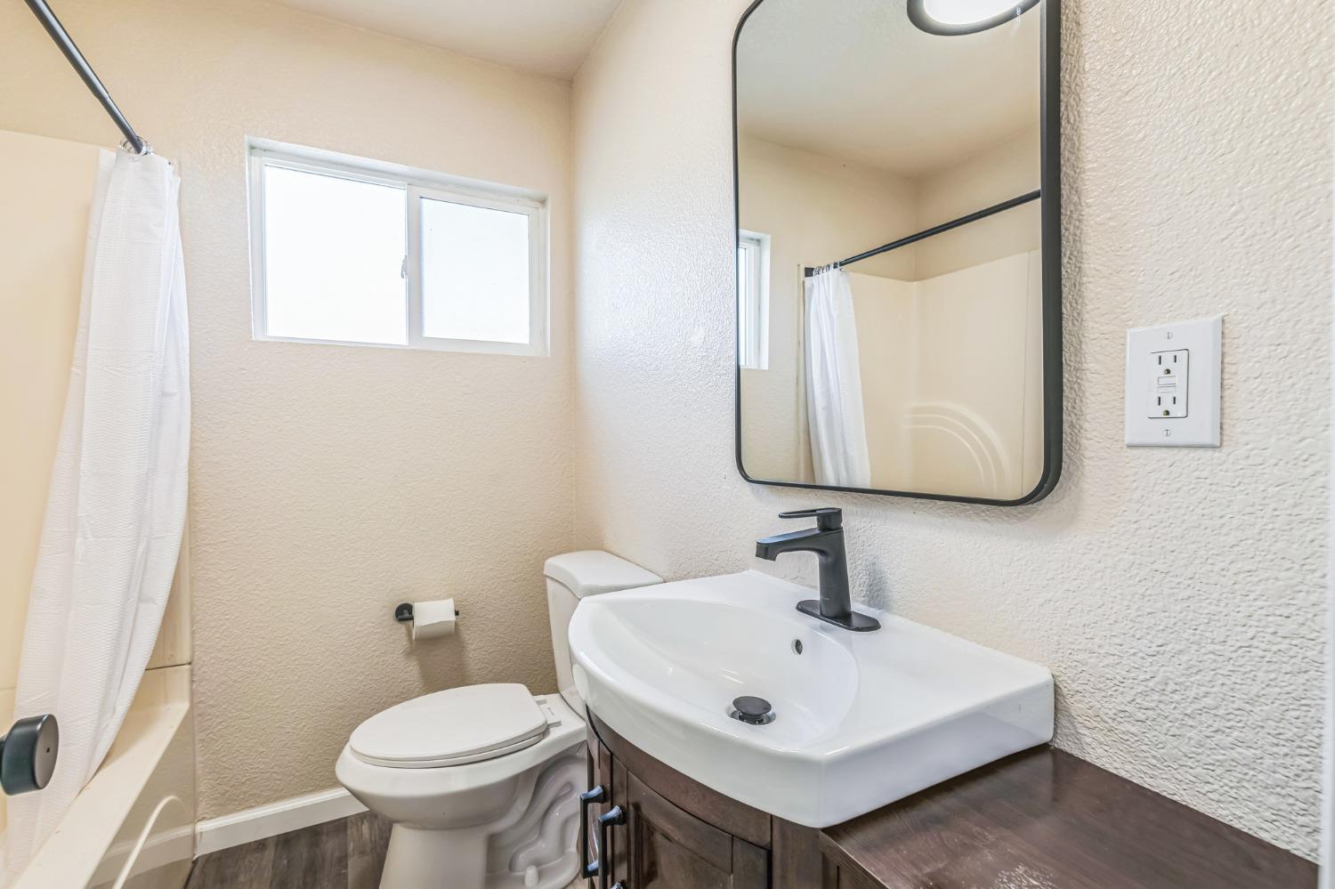 Detail Gallery Image 12 of 32 For 624 Fig Ln, Newman,  CA 95360 - 3 Beds | 2 Baths