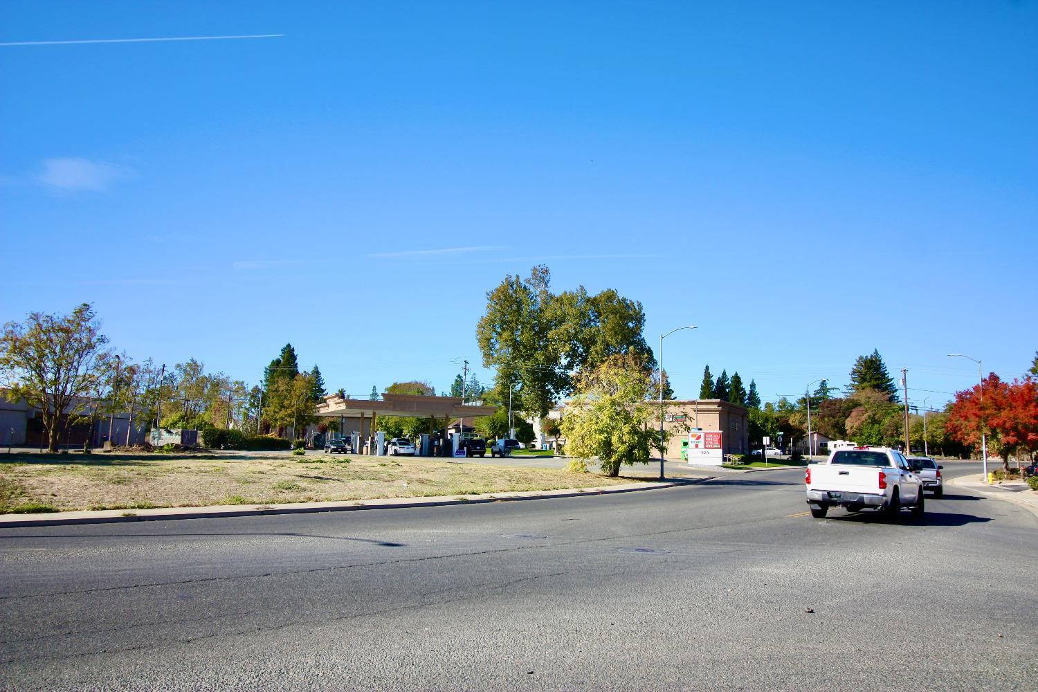 Sutter Street, Yuba City, California image 1