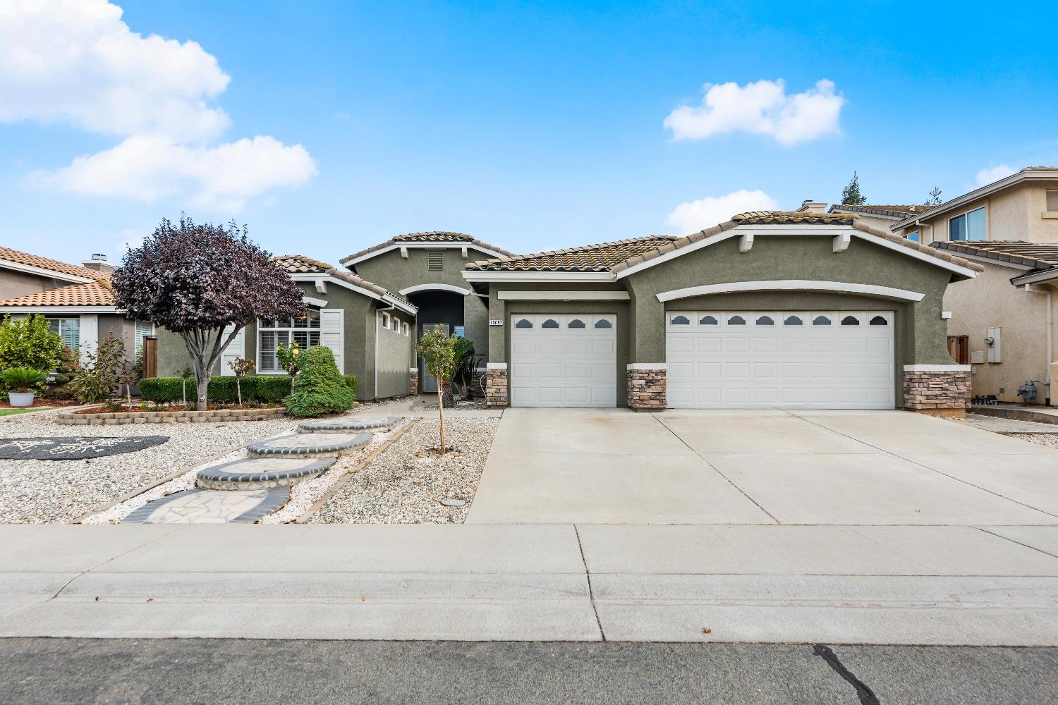 Detail Gallery Image 2 of 67 For 10087 Wyatt Ranch Way, Sacramento,  CA 95829 - 4 Beds | 3 Baths