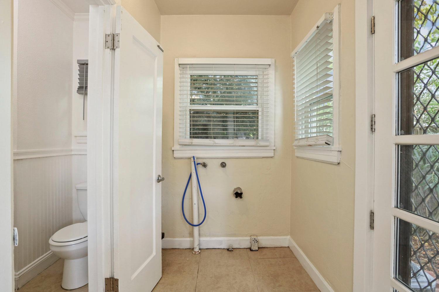 Detail Gallery Image 30 of 69 For 1135 W Poplar St, Stockton,  CA 95203 - 3 Beds | 2/1 Baths