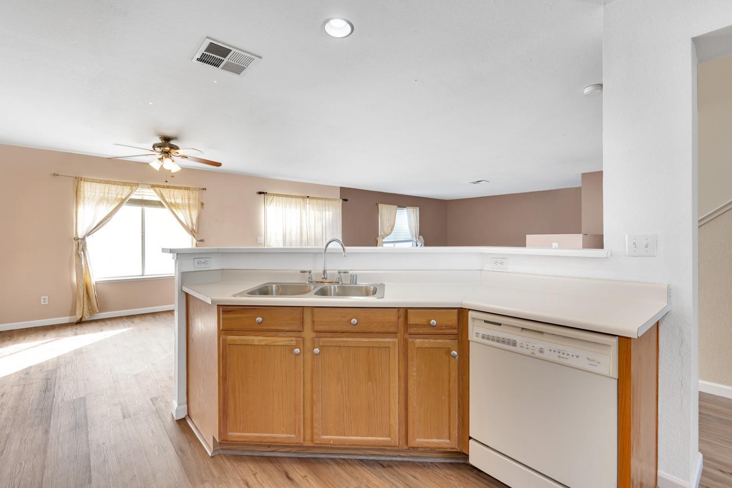 Detail Gallery Image 11 of 40 For 2557 Canvasback, Los Banos,  CA 93635 - 3 Beds | 2/1 Baths