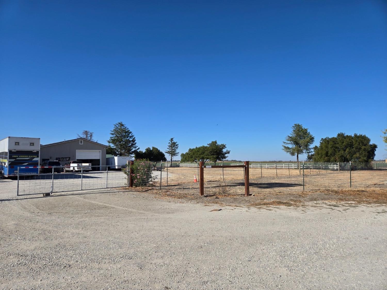 Detail Gallery Image 5 of 48 For 25201 S Lammers Rd, Tracy,  CA 95377 - 3 Beds | 2/1 Baths