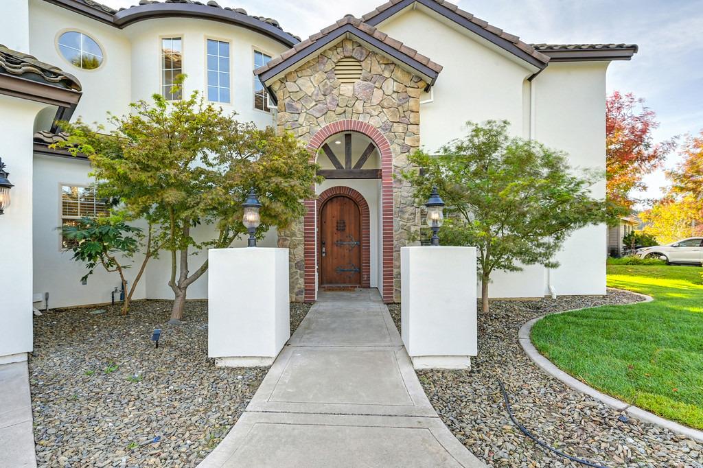 Detail Gallery Image 2 of 63 For 4516 Redbud Dr, Davis,  CA 95618 - 4 Beds | 4 Baths