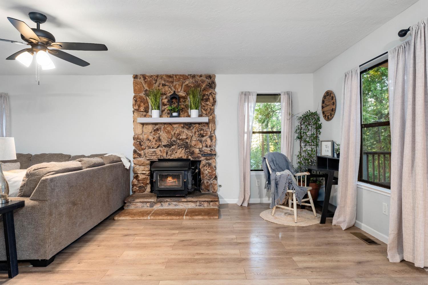 Detail Gallery Image 9 of 43 For 5376 Cold Springs Dr, Foresthill,  CA 95631 - 2 Beds | 2 Baths