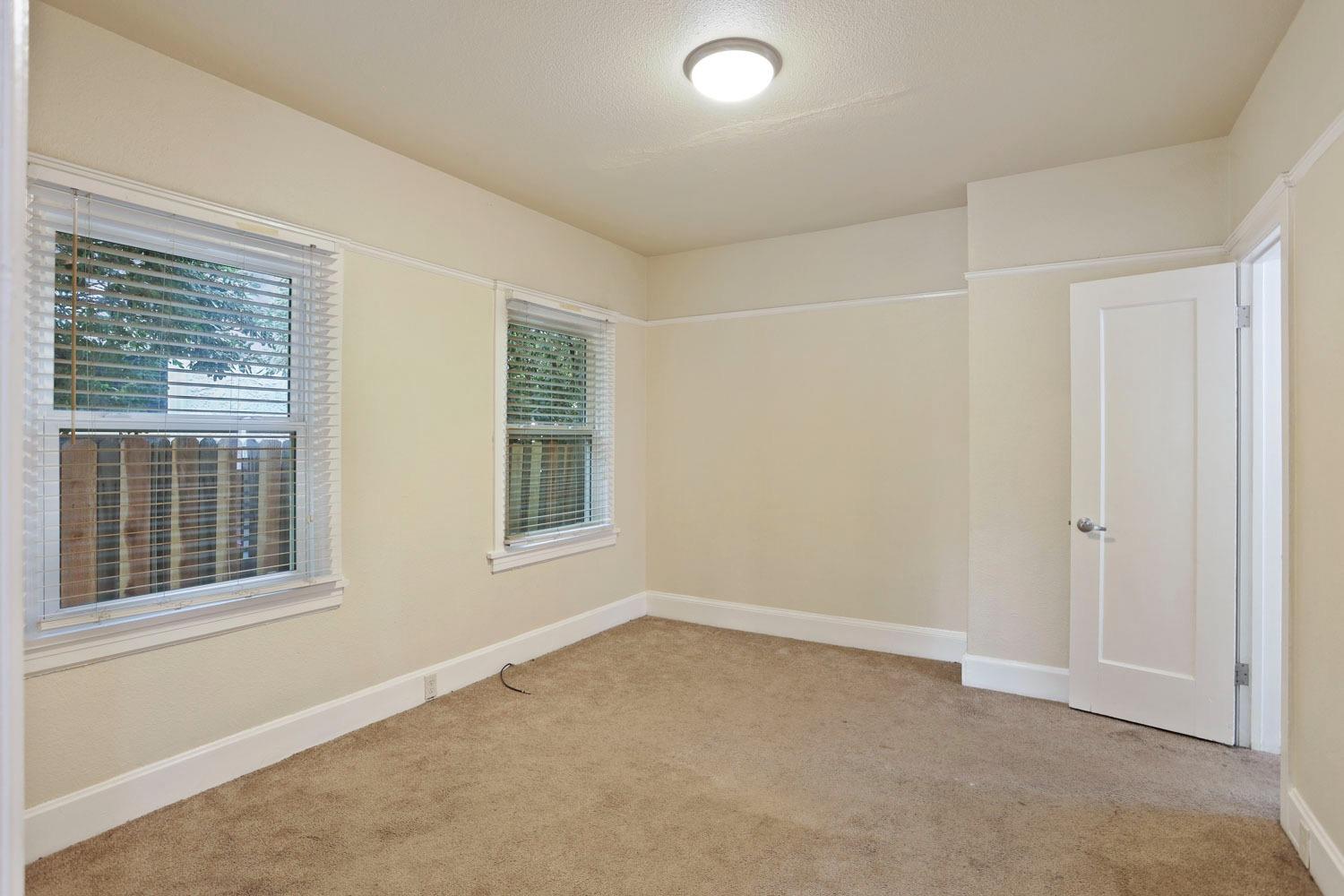 Detail Gallery Image 17 of 69 For 1135 W Poplar St, Stockton,  CA 95203 - 3 Beds | 2/1 Baths