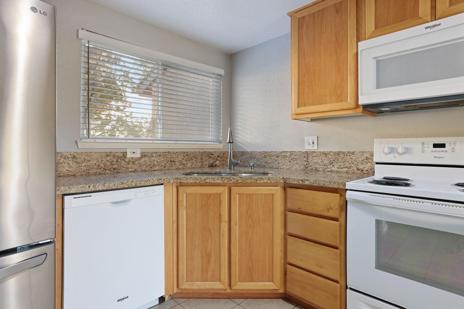 Detail Gallery Image 21 of 37 For 552 Pirinen Ln #D,  Modesto,  CA 95354 - 2 Beds | 1/1 Baths