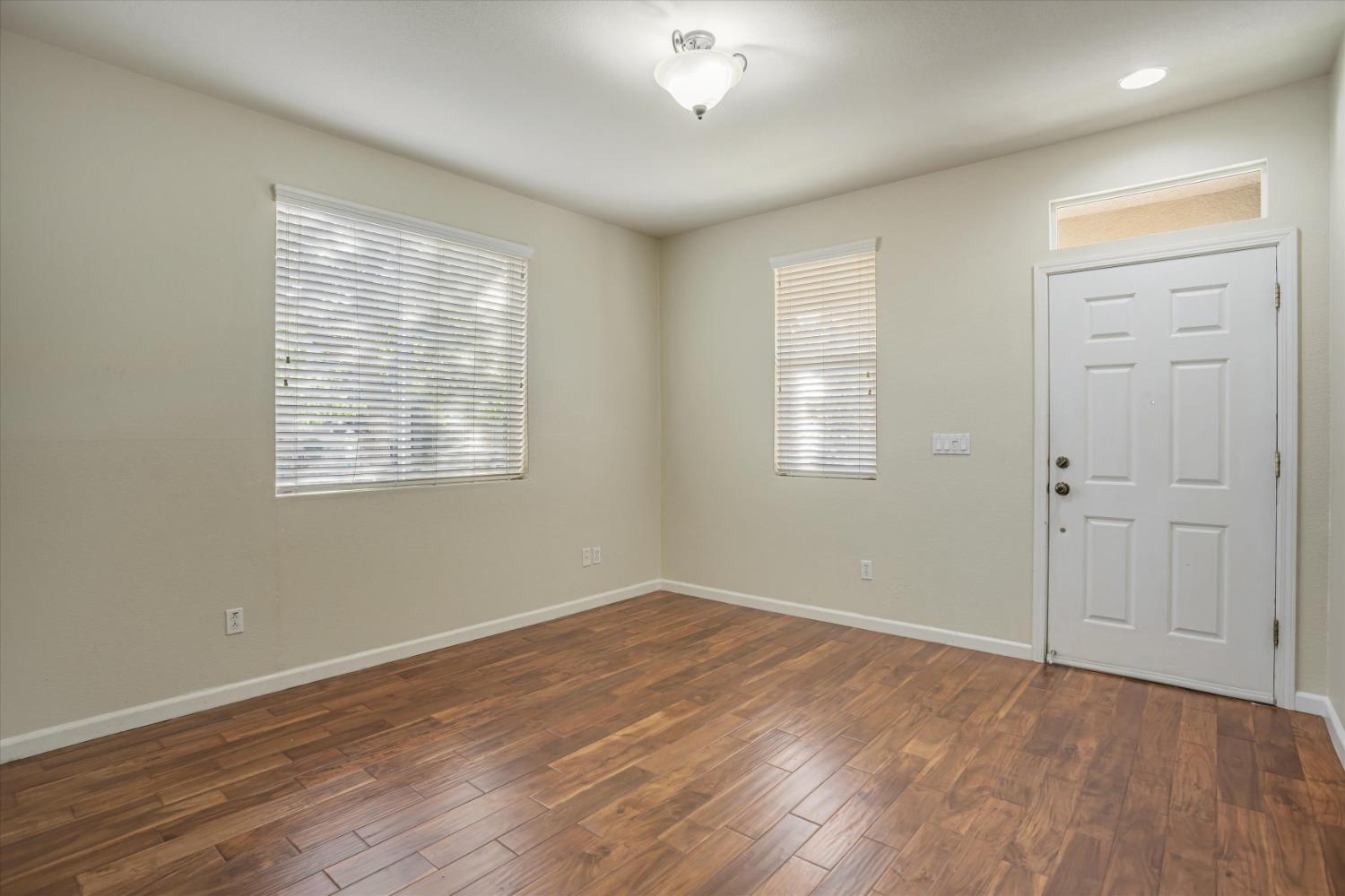 Detail Gallery Image 6 of 65 For 2569 Huckleberry Cir, West Sacramento,  CA 95691 - 3 Beds | 2/1 Baths