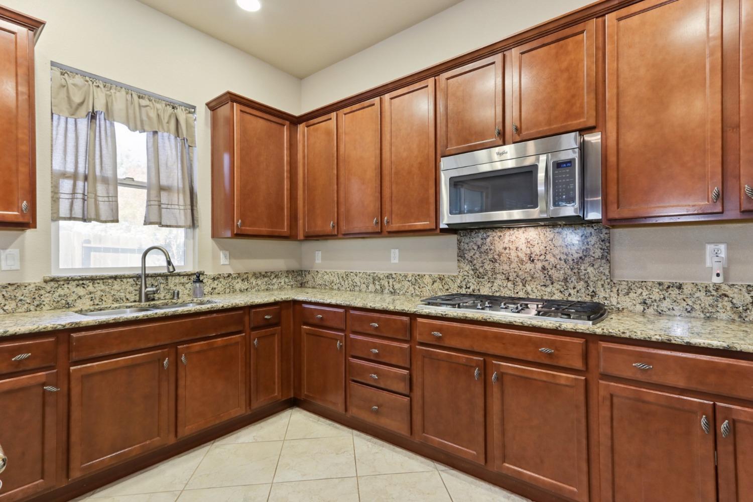 Detail Gallery Image 17 of 49 For 248 Aske Ct, Roseville,  CA 95747 - 3 Beds | 2 Baths