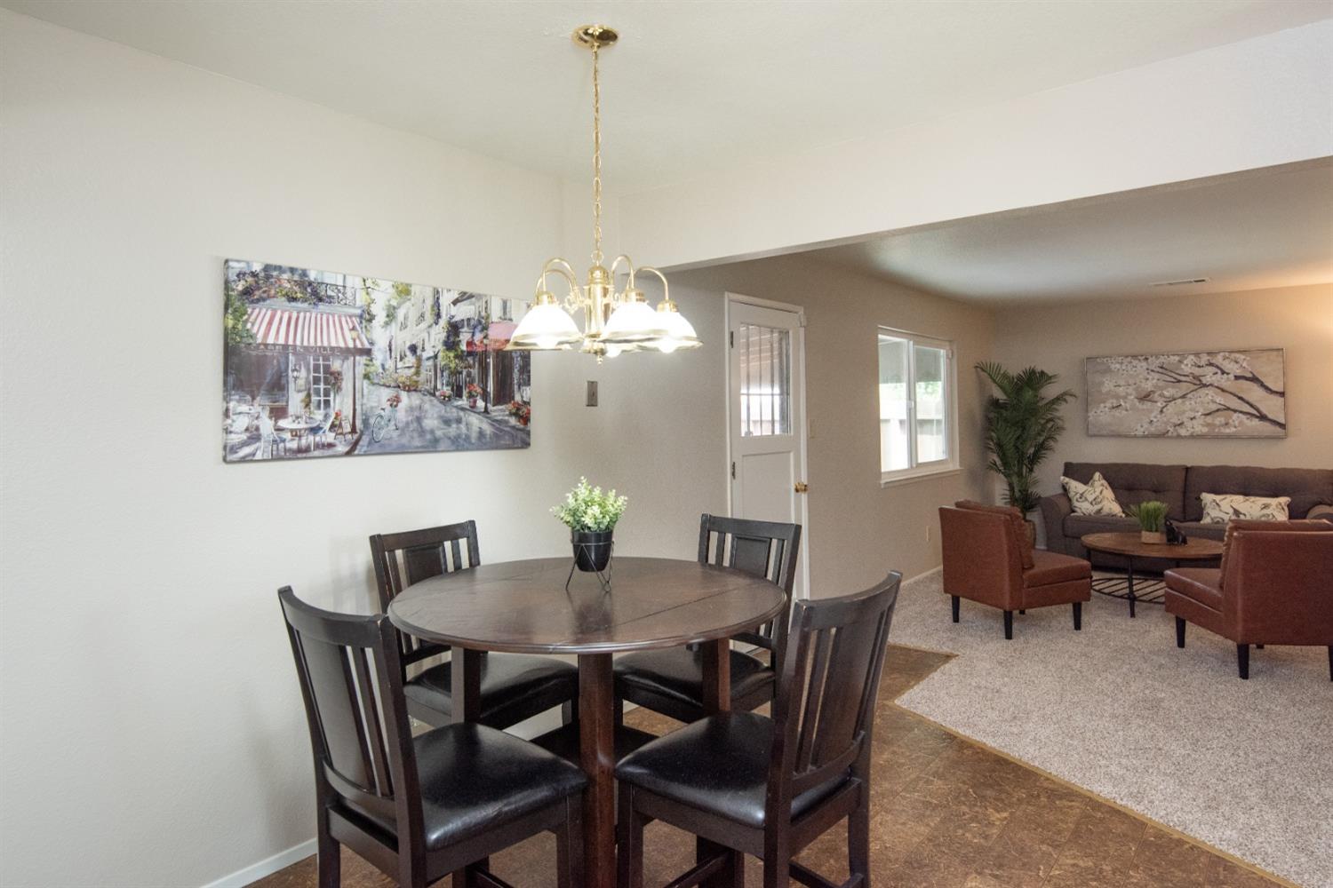 Detail Gallery Image 7 of 49 For 1517 Hamilton Ave, Modesto,  CA 95350 - 4 Beds | 2 Baths