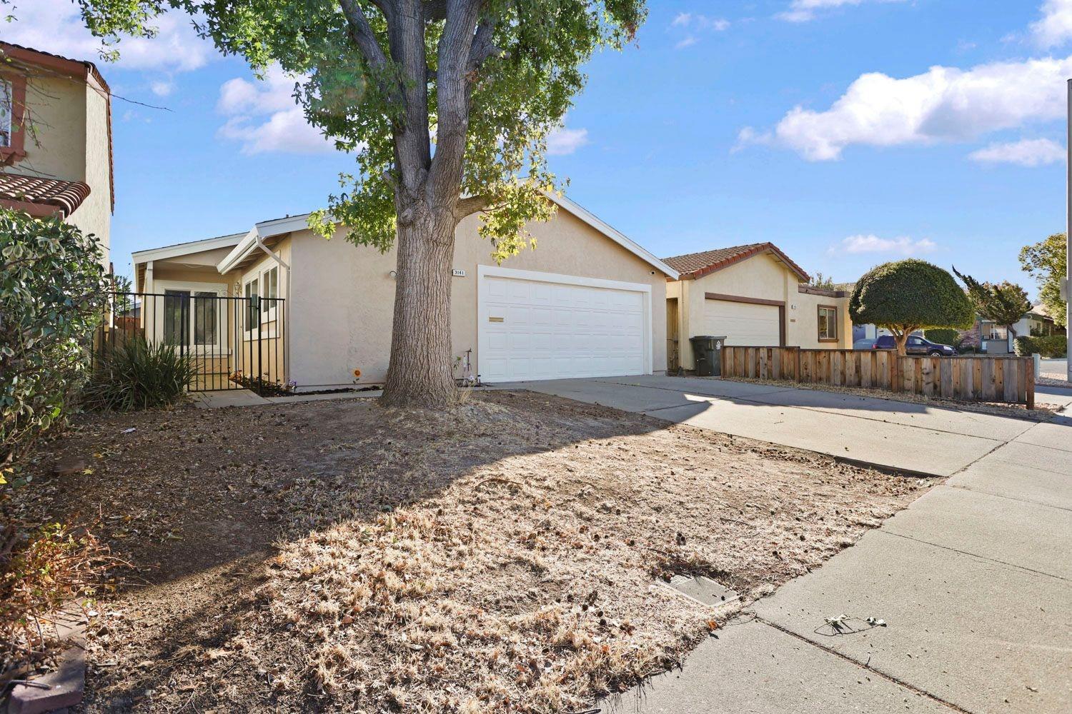 Detail Gallery Image 2 of 20 For 3141 Hemlock St, Antioch,  CA 94509 - 3 Beds | 2 Baths