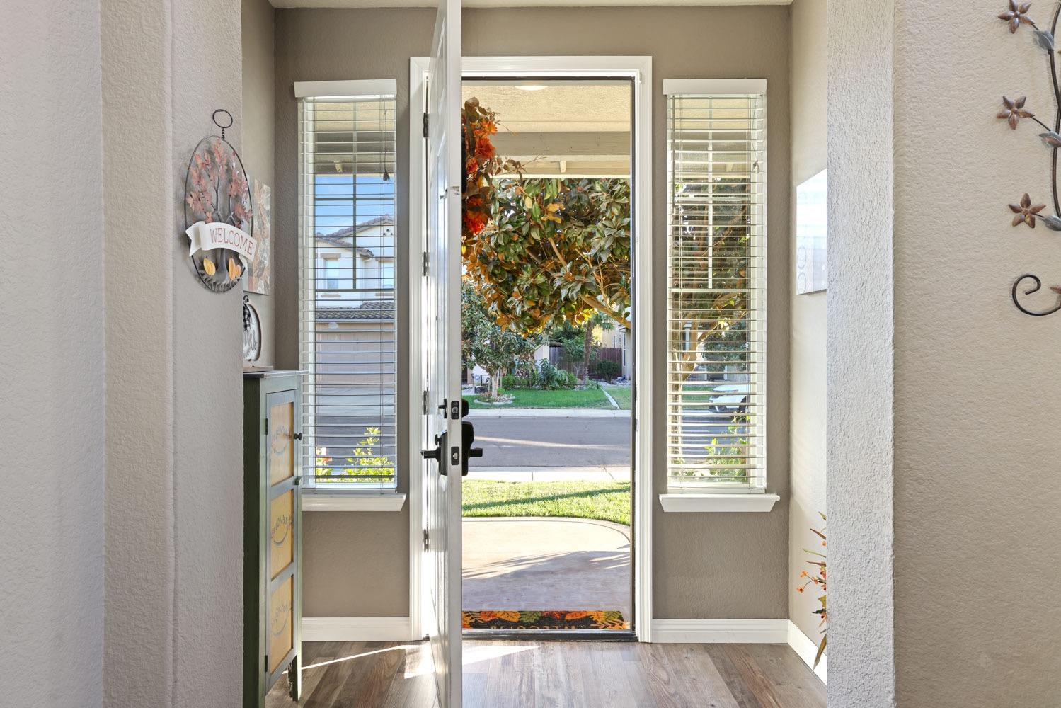 Detail Gallery Image 6 of 60 For 2909 Essie Way, Modesto,  CA 95355 - 4 Beds | 2/1 Baths