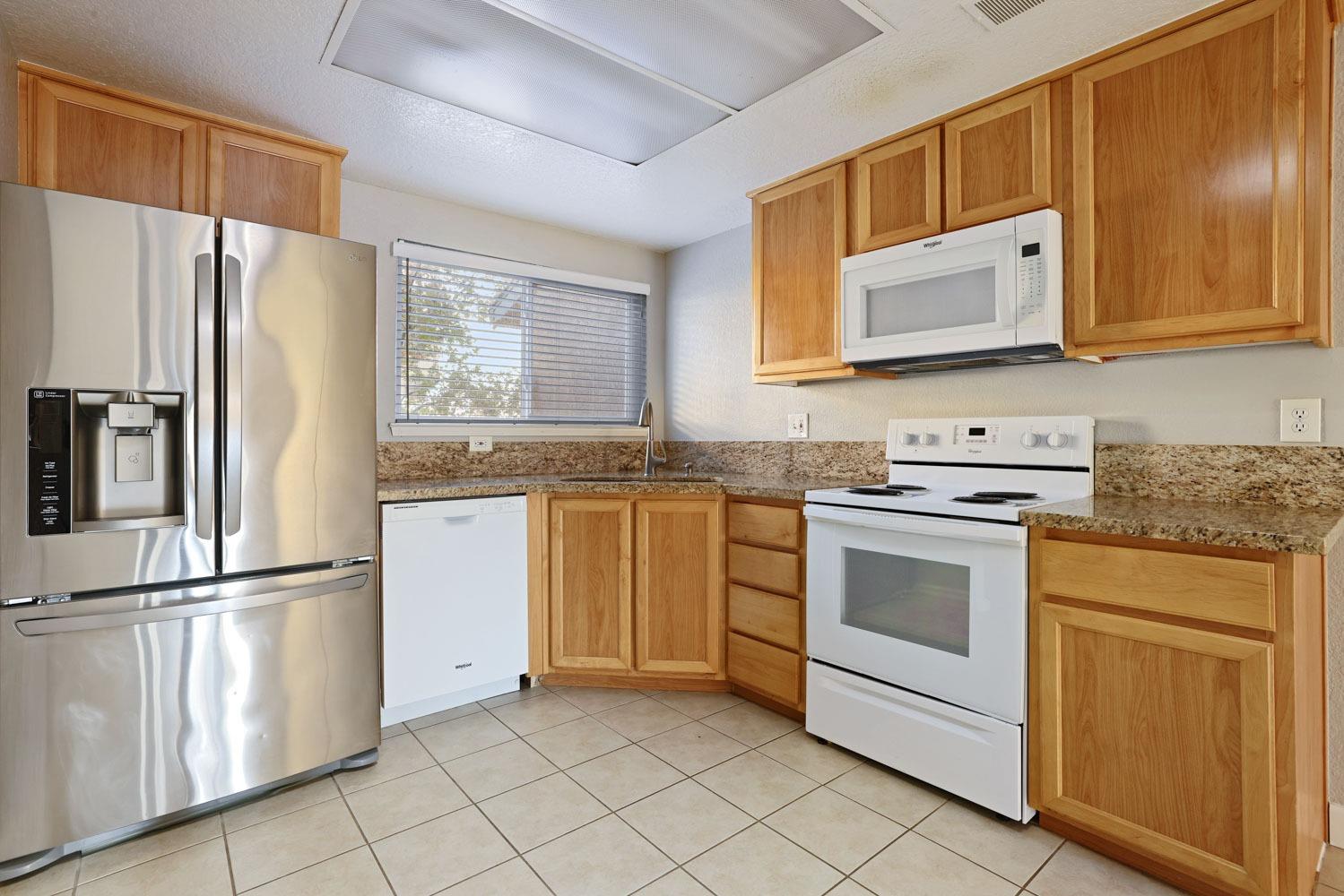 Detail Gallery Image 20 of 37 For 552 Pirinen Ln #D,  Modesto,  CA 95354 - 2 Beds | 1/1 Baths