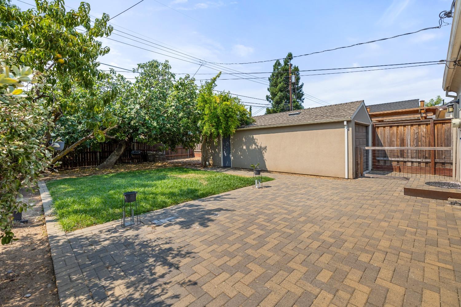 Detail Gallery Image 41 of 44 For 4928 8th Ave, Sacramento,  CA 95820 - 2 Beds | 1 Baths