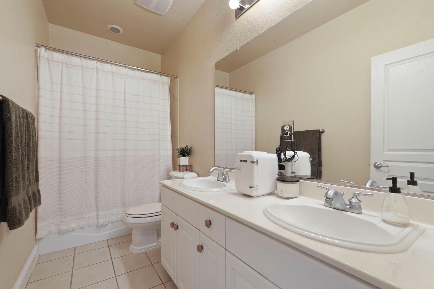 Detail Gallery Image 31 of 52 For 2484 Legacy Way, Lodi,  CA 95242 - 4 Beds | 2/1 Baths