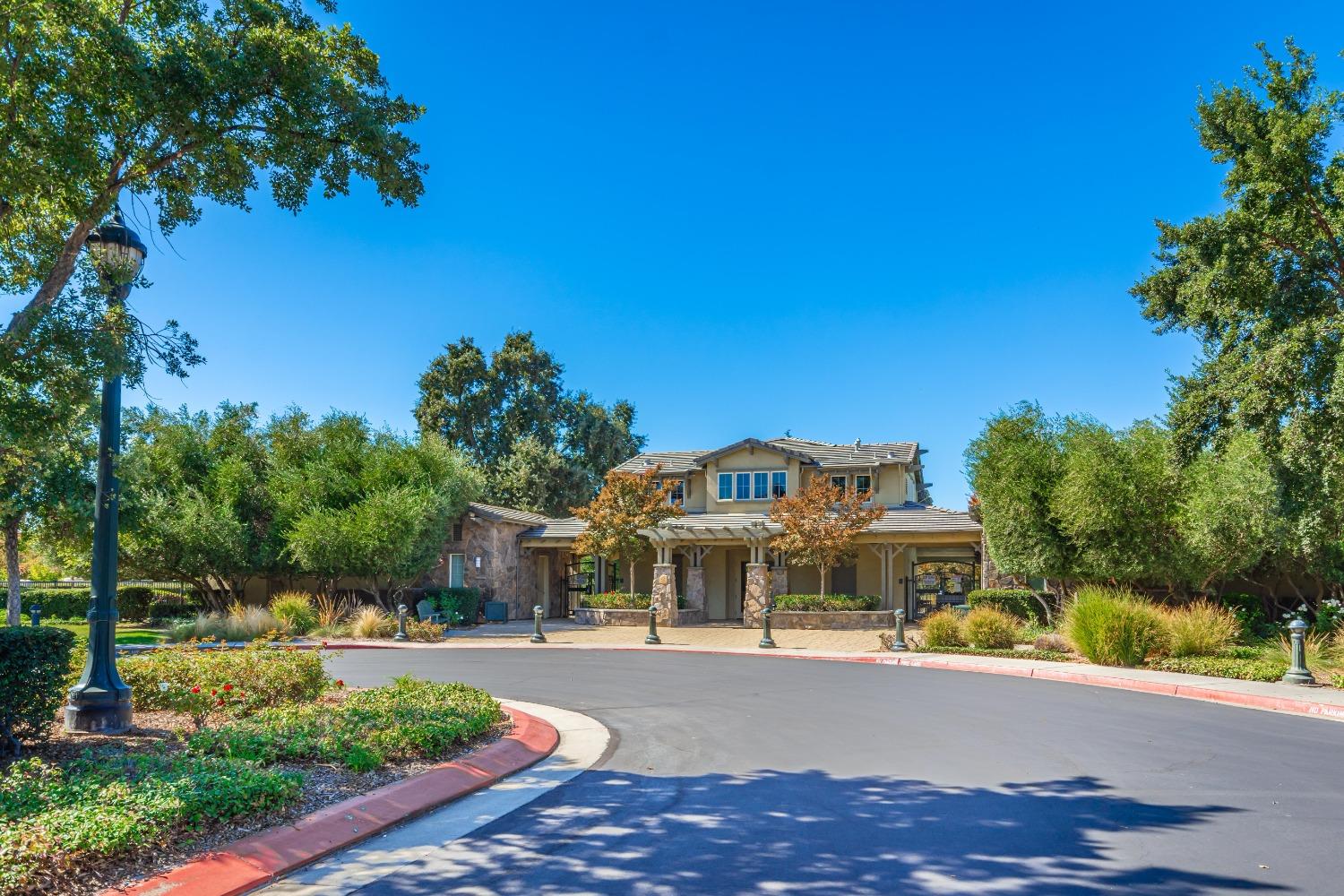 Detail Gallery Image 73 of 74 For 1022 Waterford Dr, West Sacramento,  CA 95605 - 5 Beds | 4/1 Baths