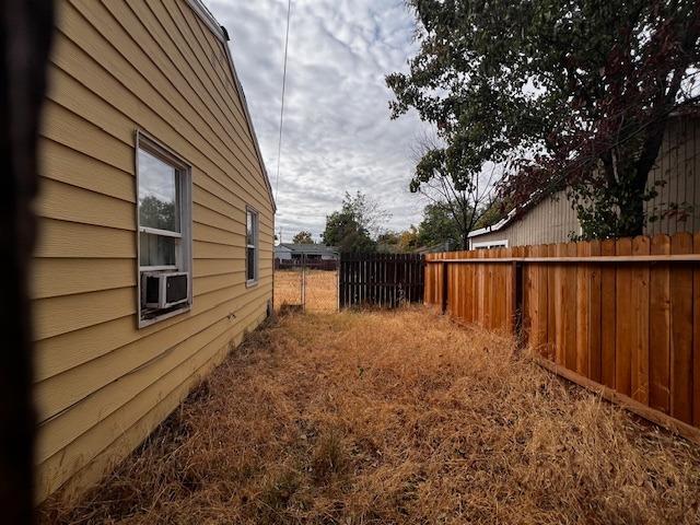 Detail Gallery Image 9 of 11 For 2671 Norwood Ave, Sacramento,  CA 95815 - 3 Beds | 1/1 Baths