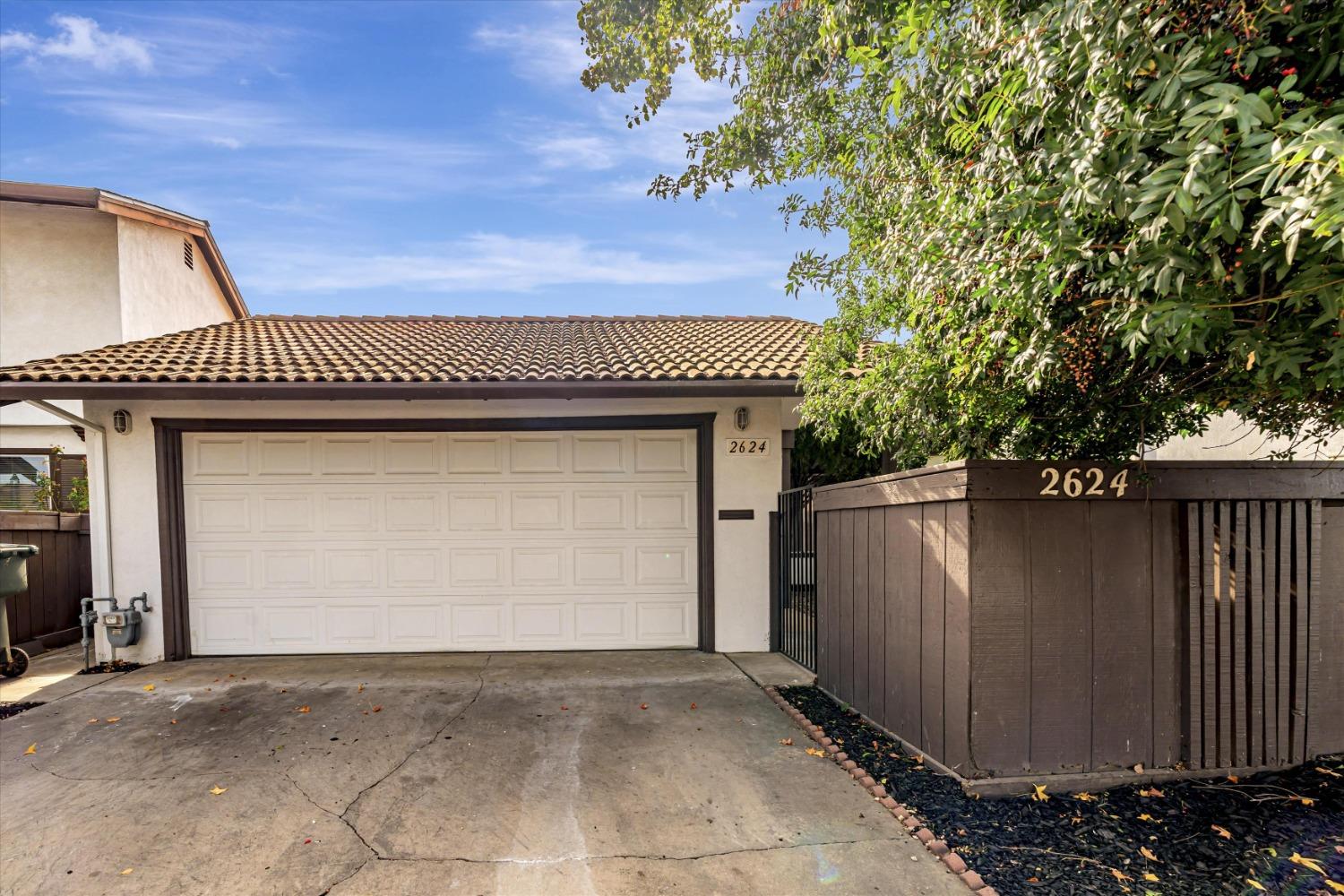 Detail Gallery Image 1 of 26 For 2624 El Charro Dr, Modesto,  CA 95354 - 2 Beds | 1 Baths