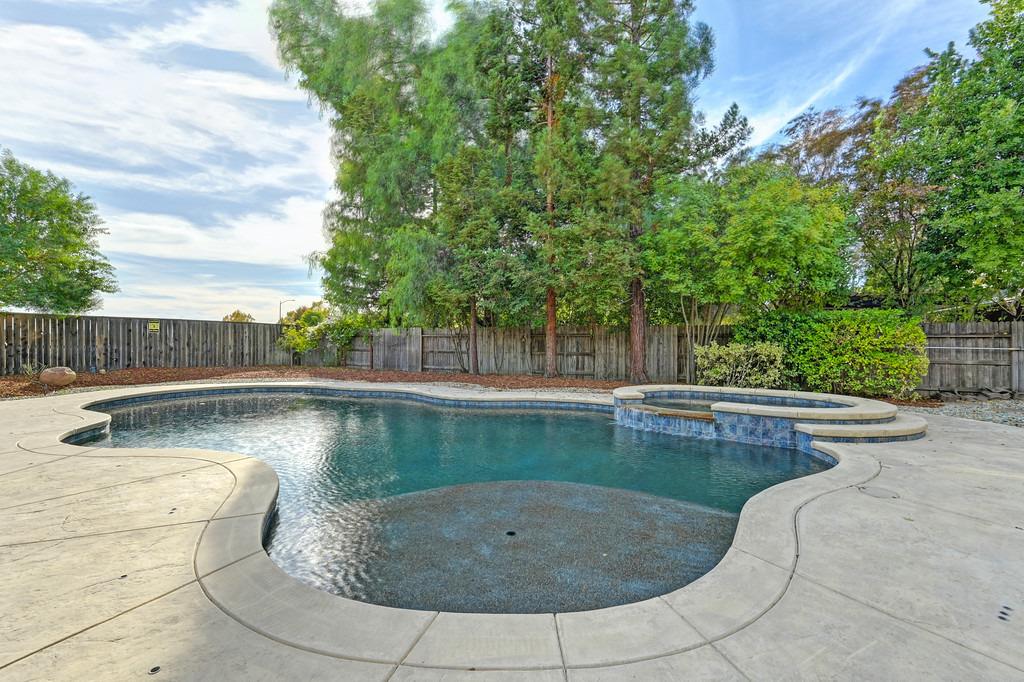 Detail Gallery Image 53 of 63 For 4516 Redbud Dr, Davis,  CA 95618 - 4 Beds | 4 Baths