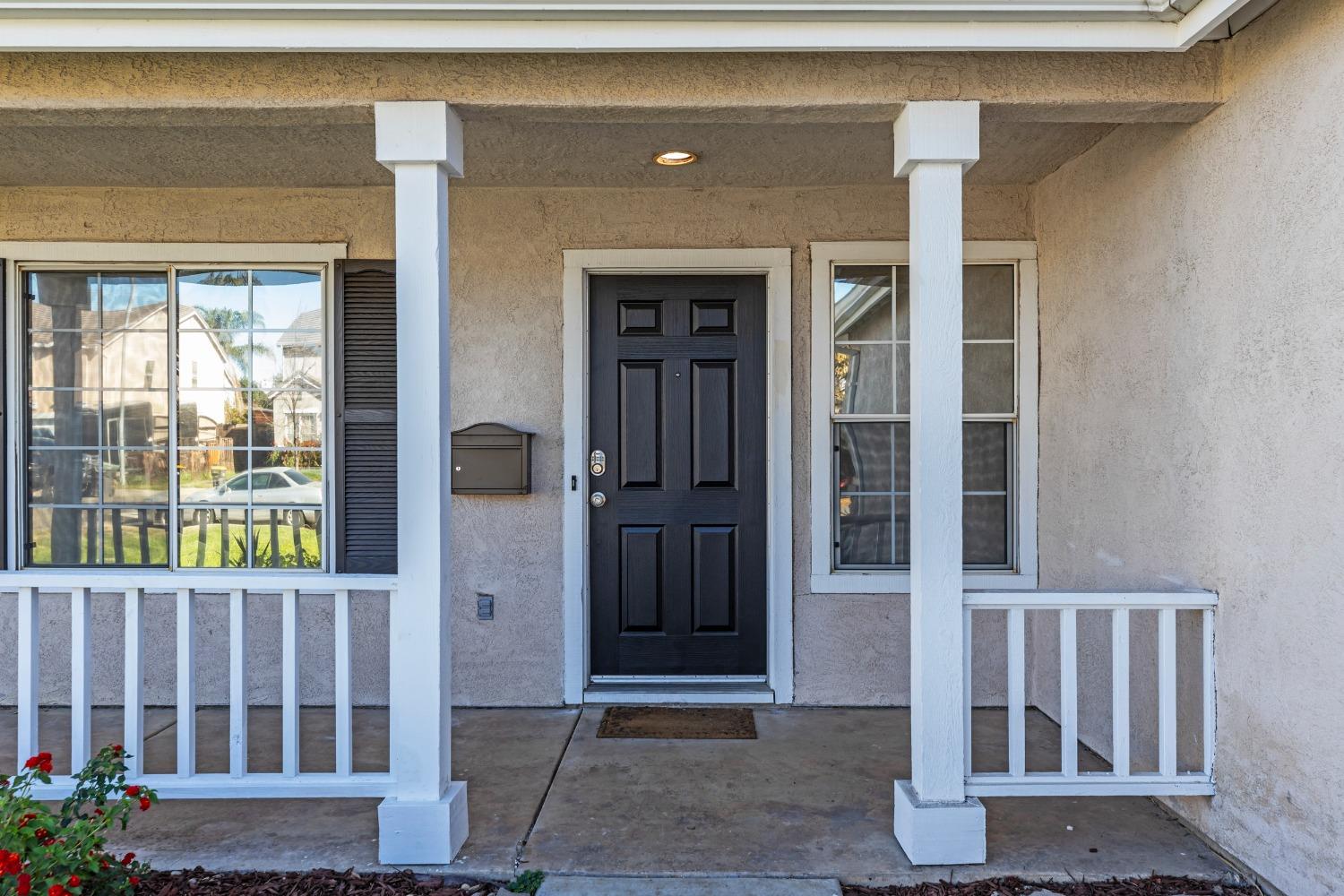 Detail Gallery Image 5 of 43 For 3336 Ripplerock Ln, Stockton,  CA 95206 - 3 Beds | 2 Baths