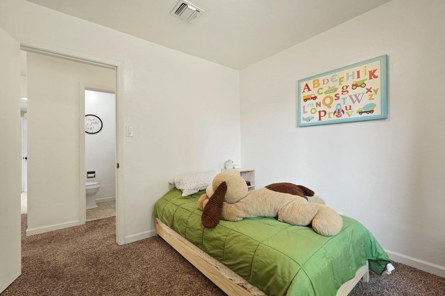 Detail Gallery Image 40 of 69 For 1419 Lake St, Lodi,  CA 95242 - 4 Beds | 1/1 Baths