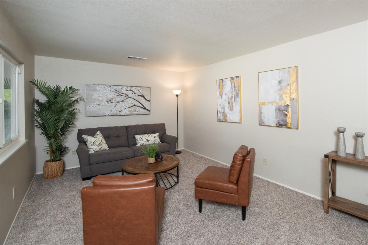 Detail Gallery Image 11 of 49 For 1517 Hamilton Ave, Modesto,  CA 95350 - 4 Beds | 2 Baths