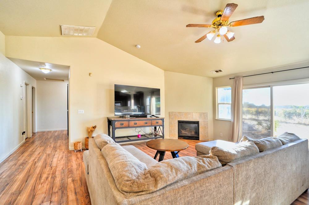 Detail Gallery Image 16 of 35 For 11799 N Highway 99, Lodi,  CA 95240 - 3 Beds | 2 Baths