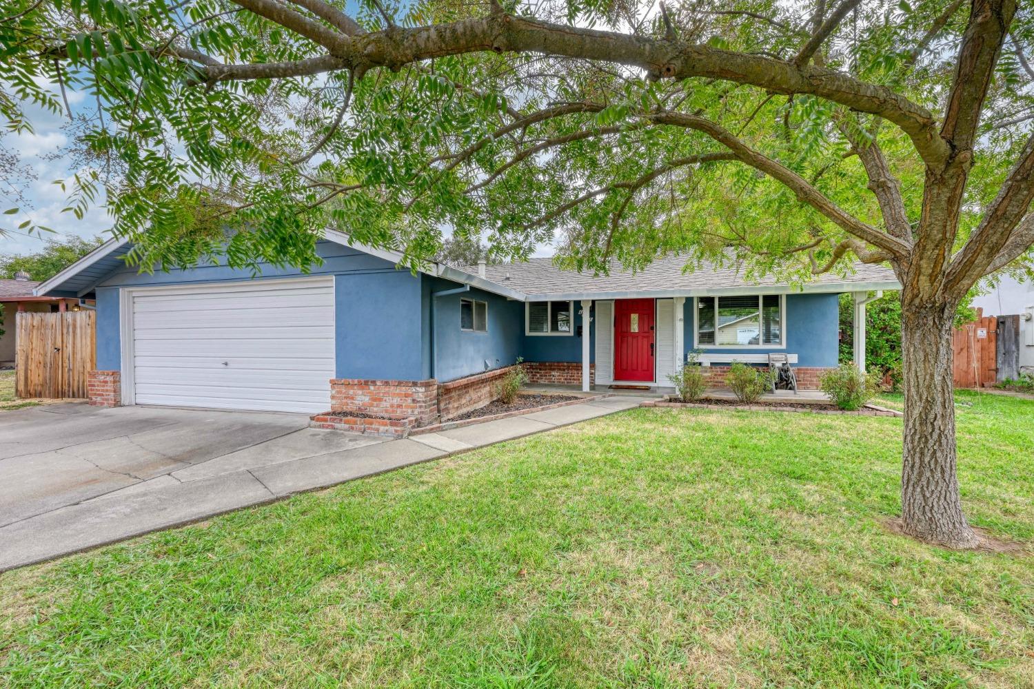 Detail Gallery Image 2 of 24 For 6025 Westbrook Dr, Citrus Heights,  CA 95621 - 3 Beds | 1/1 Baths