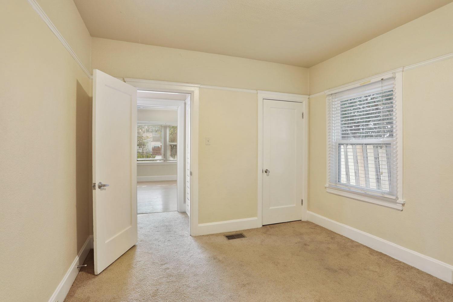 Detail Gallery Image 18 of 69 For 1135 W Poplar St, Stockton,  CA 95203 - 3 Beds | 2/1 Baths