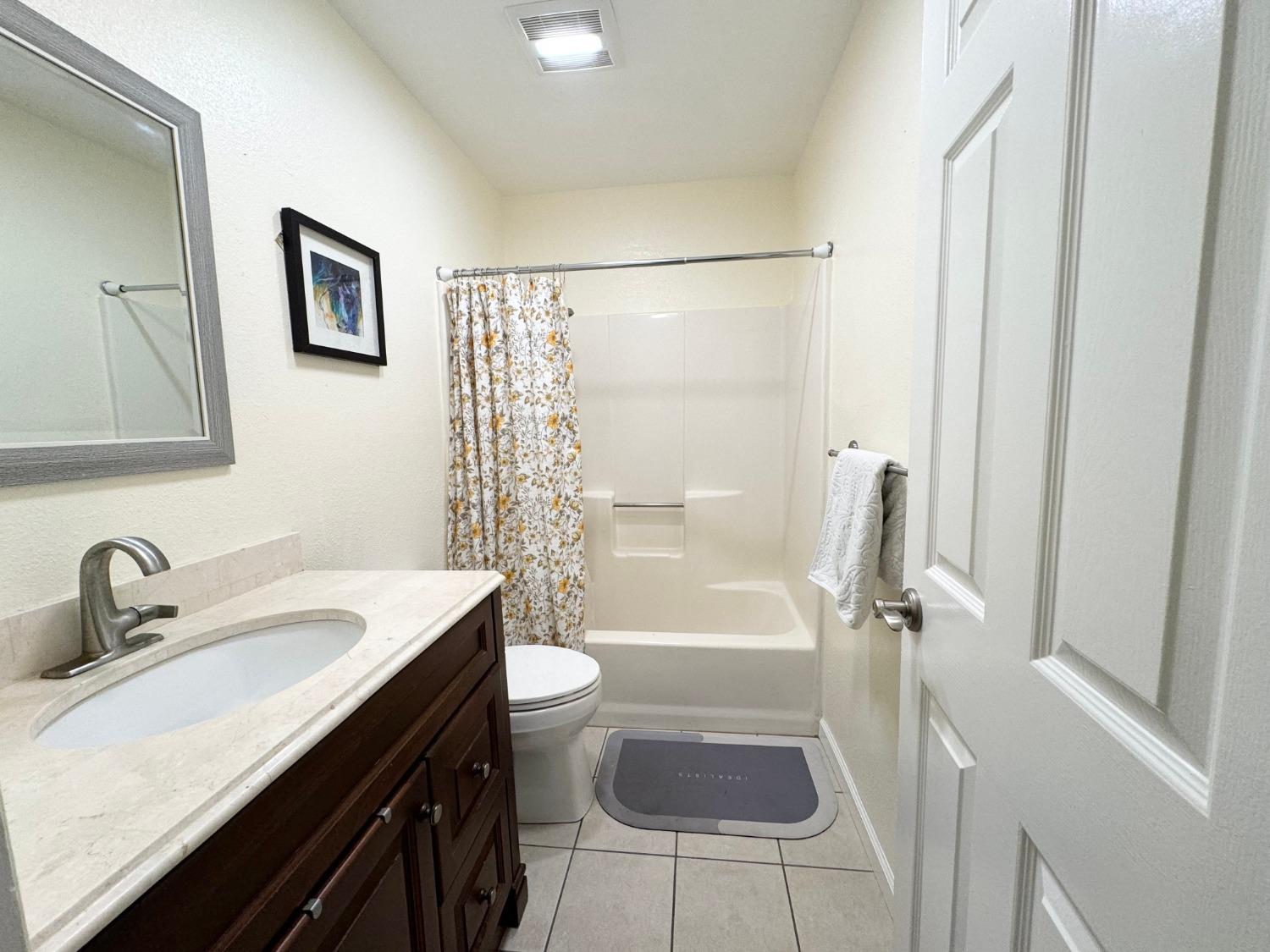 Detail Gallery Image 13 of 28 For 9246 Kliever Way, Elk Grove,  CA 95624 - 3 Beds | 2 Baths