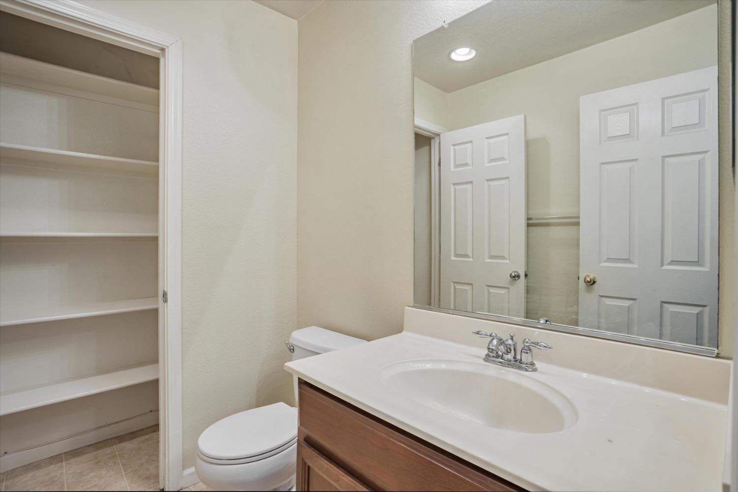 Detail Gallery Image 9 of 65 For 2569 Huckleberry Cir, West Sacramento,  CA 95691 - 3 Beds | 2/1 Baths