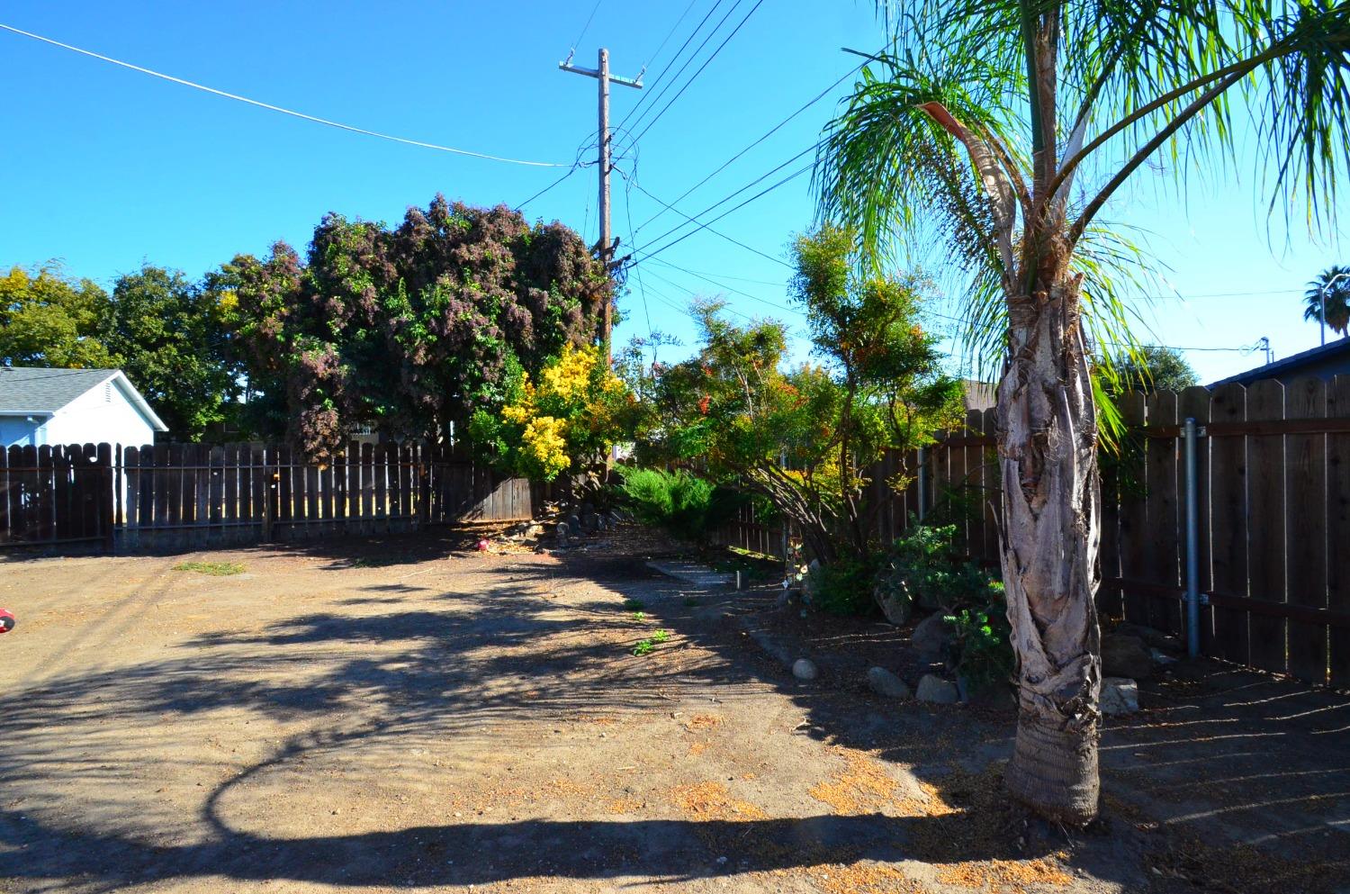 Detail Gallery Image 3 of 27 For 248 Acacia St, Lodi,  CA 95240 - 3 Beds | 1/1 Baths