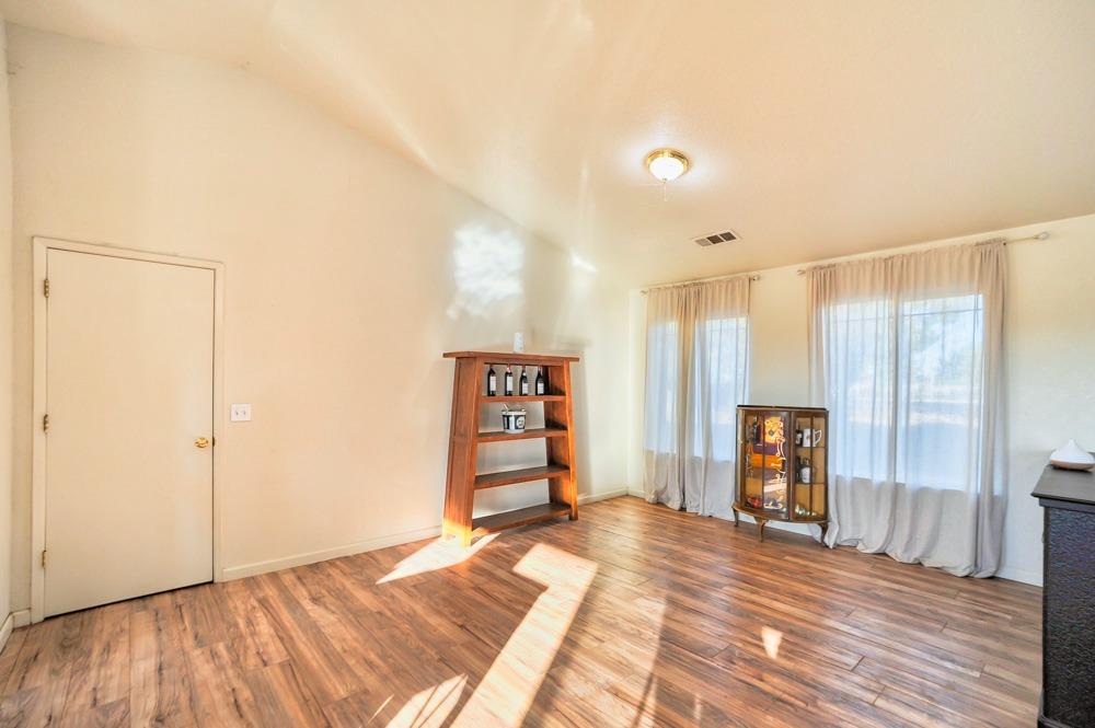 Detail Gallery Image 11 of 35 For 11799 N Highway 99, Lodi,  CA 95240 - 3 Beds | 2 Baths