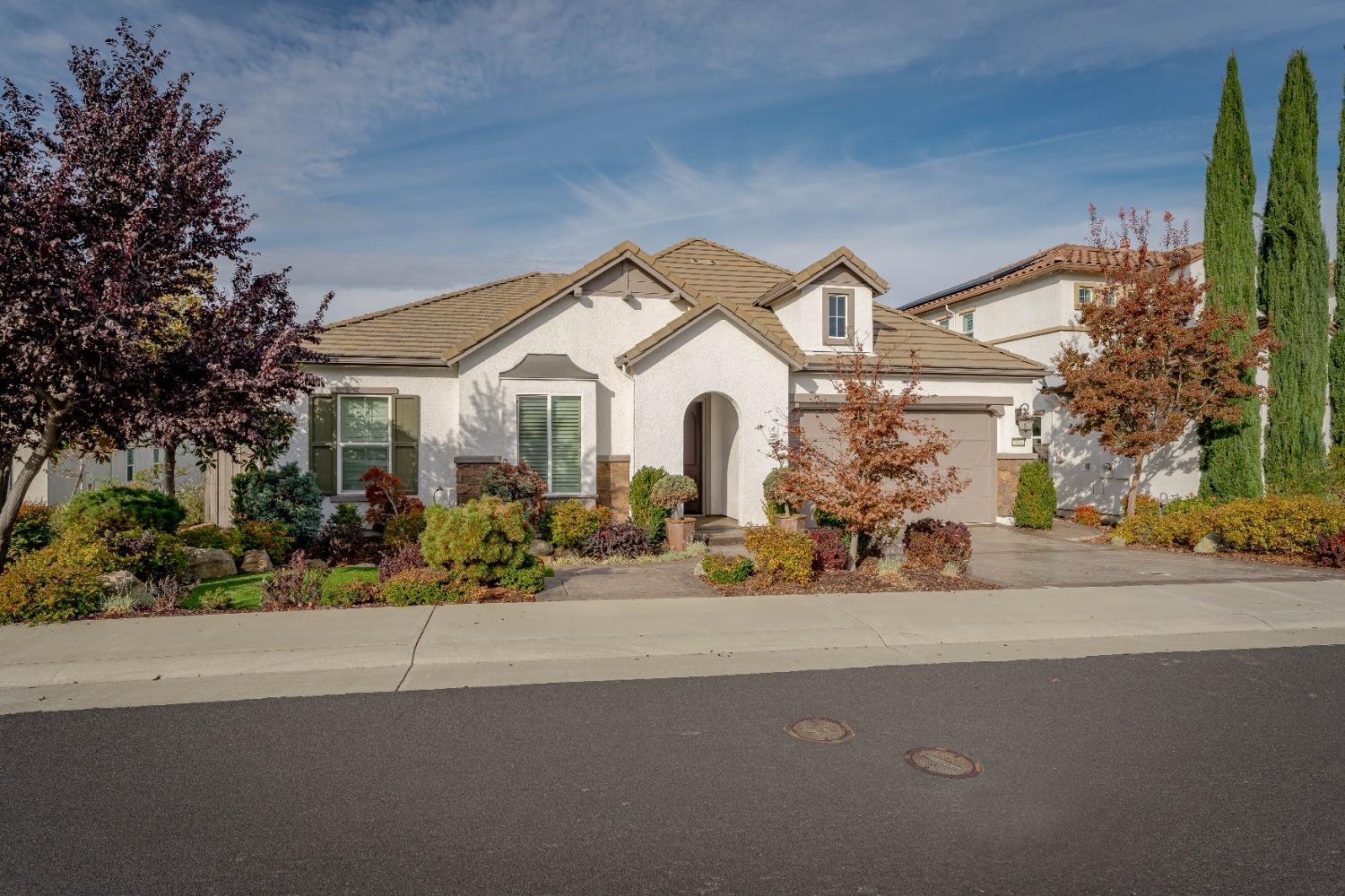 Detail Gallery Image 1 of 1 For 3537 Miners Ravine Dr, Roseville,  CA 95661 - 4 Beds | 2/1 Baths