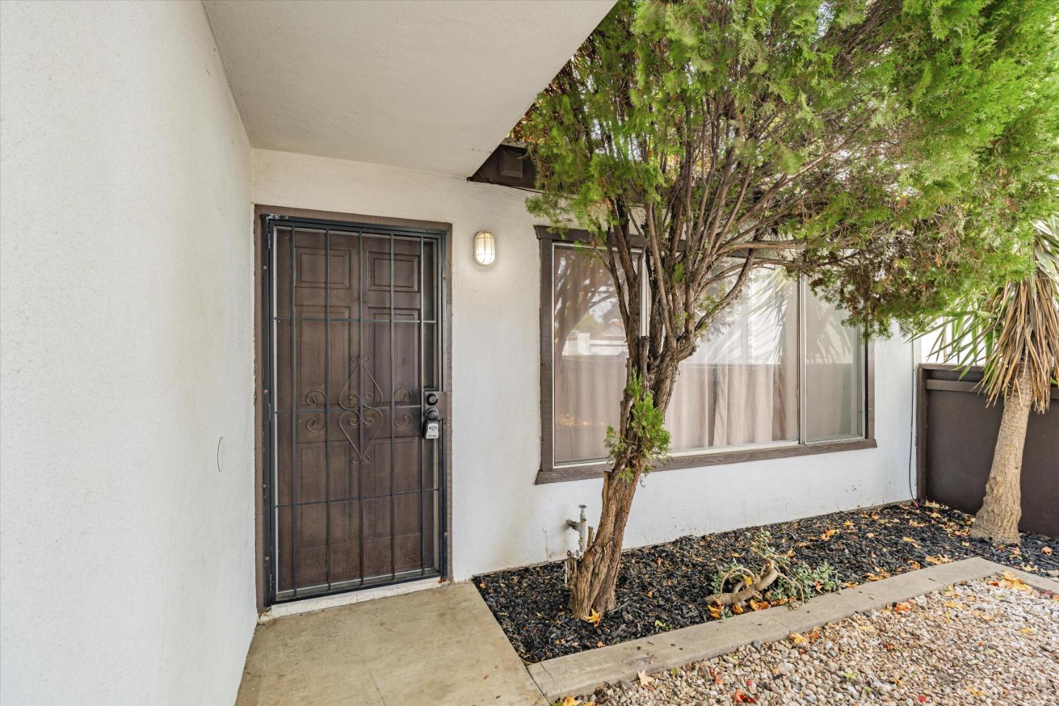 Detail Gallery Image 5 of 26 For 2624 El Charro Dr, Modesto,  CA 95354 - 2 Beds | 1 Baths