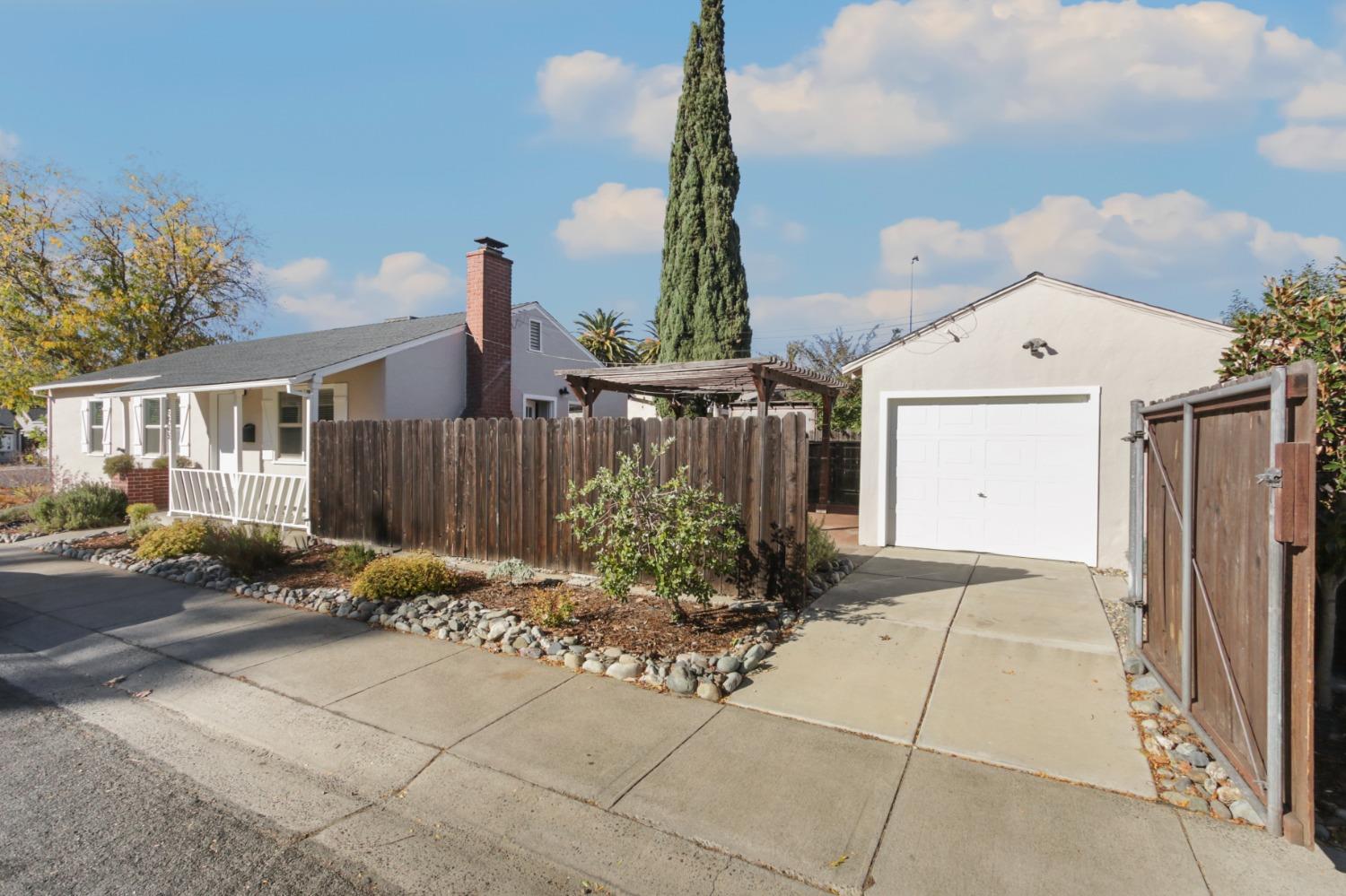 Detail Gallery Image 41 of 44 For 5905 Tahoe Way, Sacramento,  CA 95817 - 3 Beds | 1 Baths