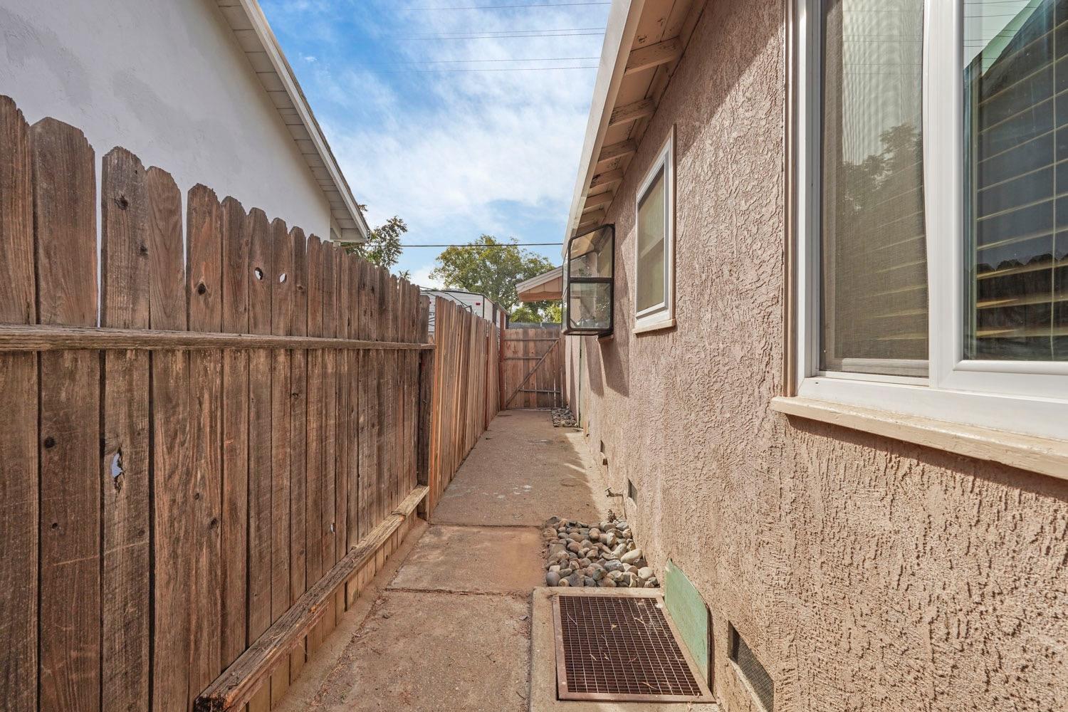 Detail Gallery Image 60 of 69 For 1419 Lake St, Lodi,  CA 95242 - 4 Beds | 1/1 Baths