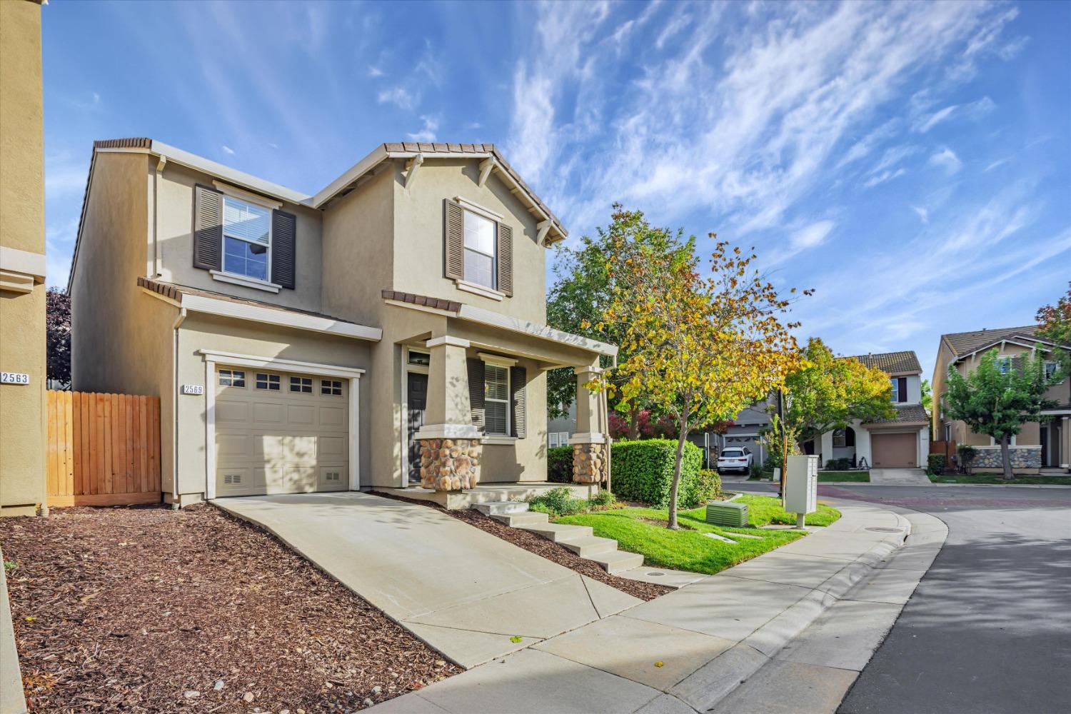 Detail Gallery Image 1 of 65 For 2569 Huckleberry Cir, West Sacramento,  CA 95691 - 3 Beds | 2/1 Baths