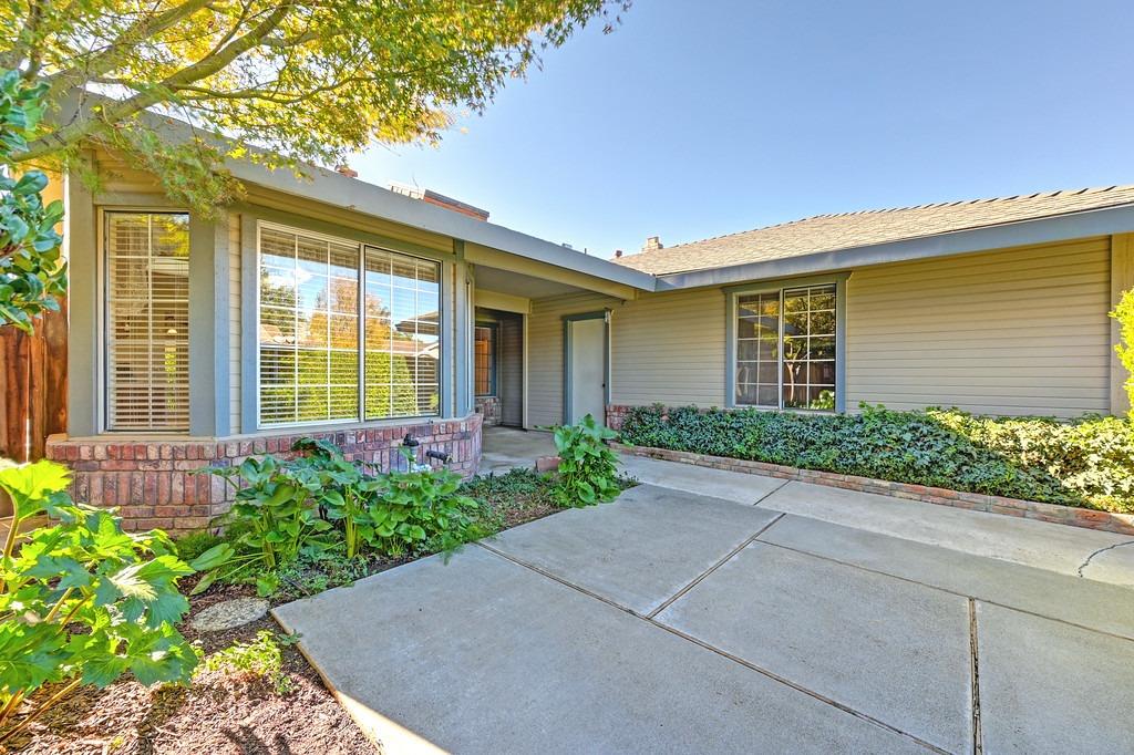 Detail Gallery Image 1 of 41 For 817 Fordham Dr, Woodland,  CA 95695 - 3 Beds | 2 Baths