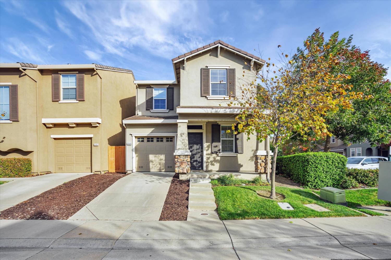 Detail Gallery Image 3 of 65 For 2569 Huckleberry Cir, West Sacramento,  CA 95691 - 3 Beds | 2/1 Baths