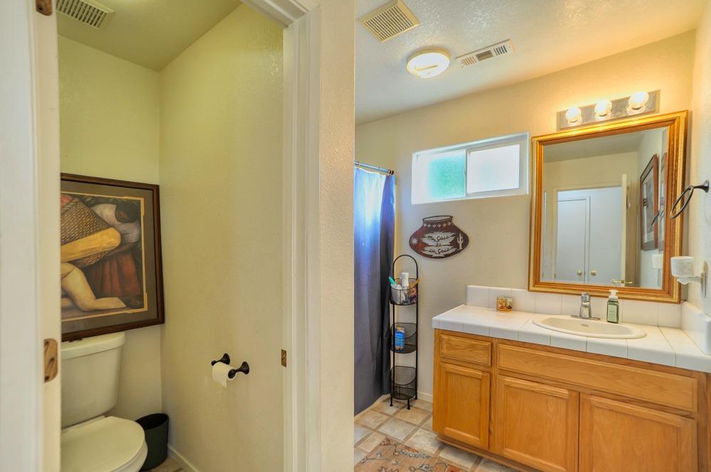 Detail Gallery Image 20 of 35 For 11799 N Highway 99, Lodi,  CA 95240 - 3 Beds | 2 Baths