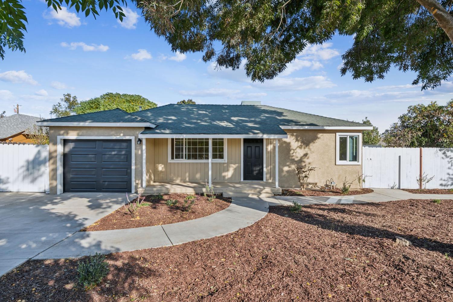 Detail Gallery Image 1 of 32 For 624 Fig Ln, Newman,  CA 95360 - 3 Beds | 2 Baths