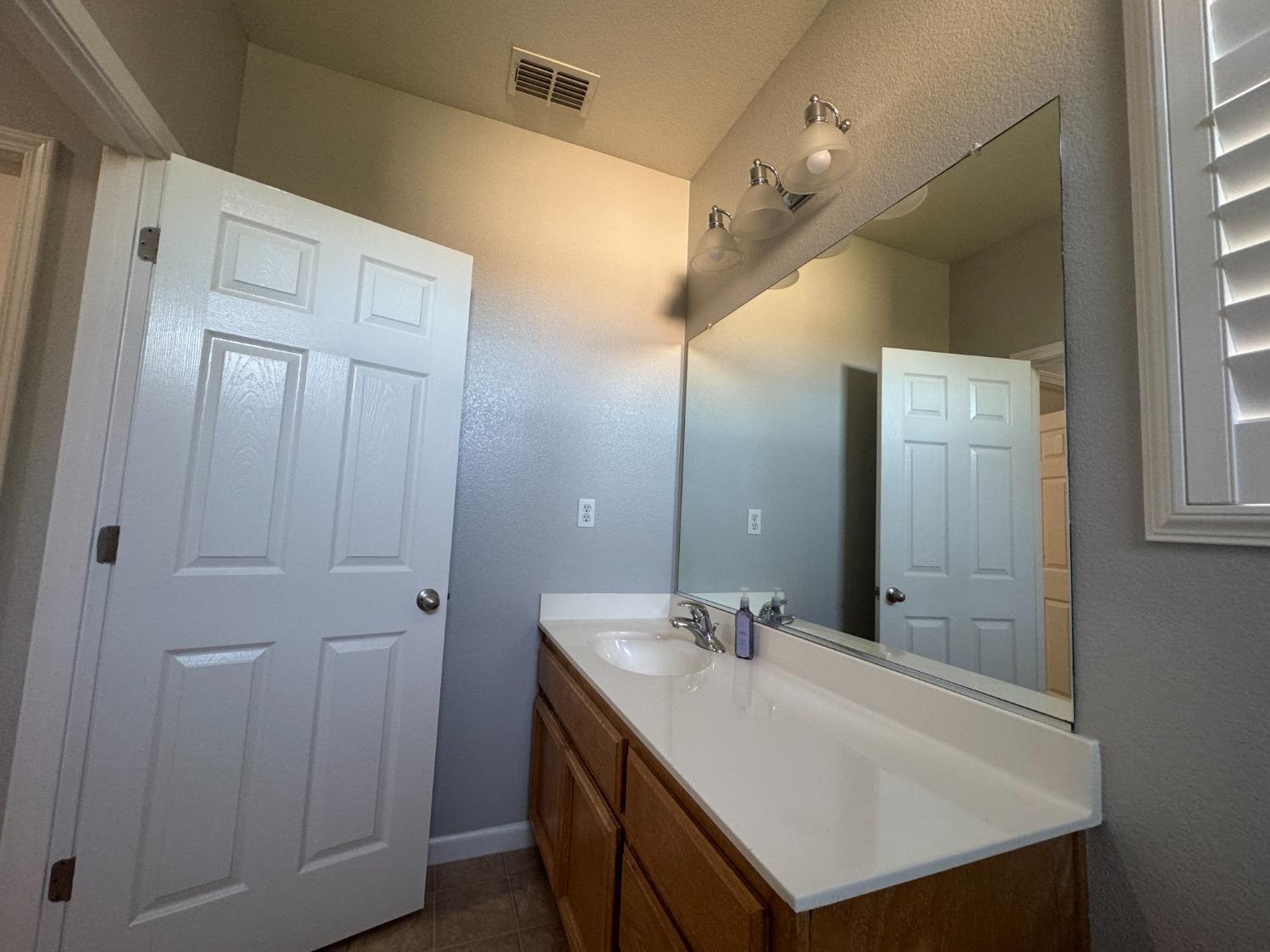 Detail Gallery Image 37 of 49 For 10920 Stourport Way, Rancho Cordova,  CA 95670 - 3 Beds | 2/1 Baths