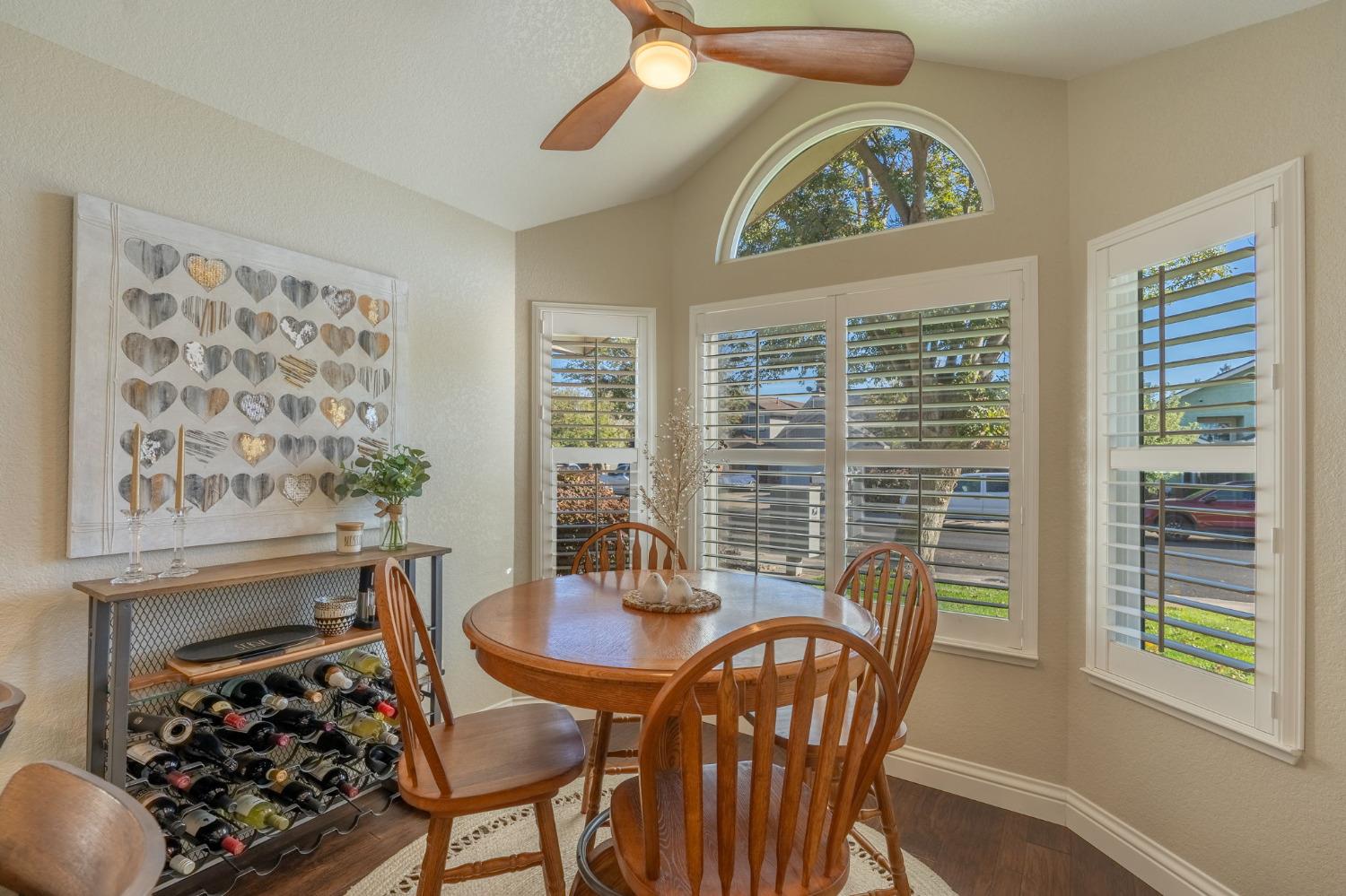 Detail Gallery Image 8 of 27 For 2013 Mendocino Way, Modesto,  CA 95350 - 3 Beds | 2 Baths