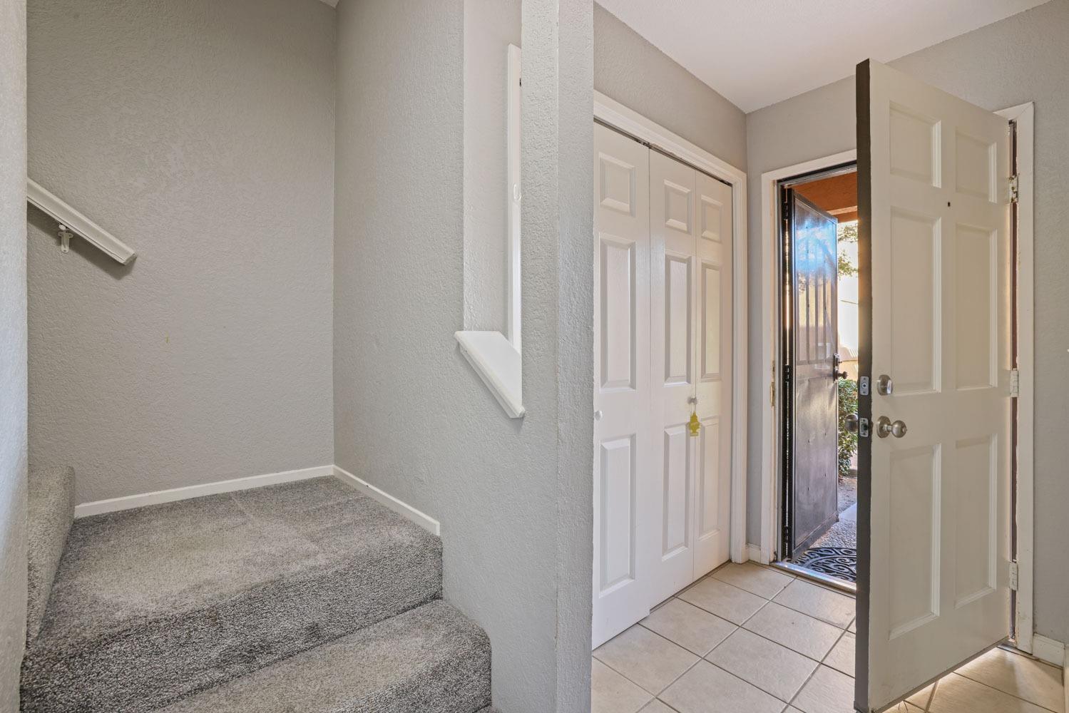 Detail Gallery Image 6 of 37 For 552 Pirinen Ln #D,  Modesto,  CA 95354 - 2 Beds | 1/1 Baths