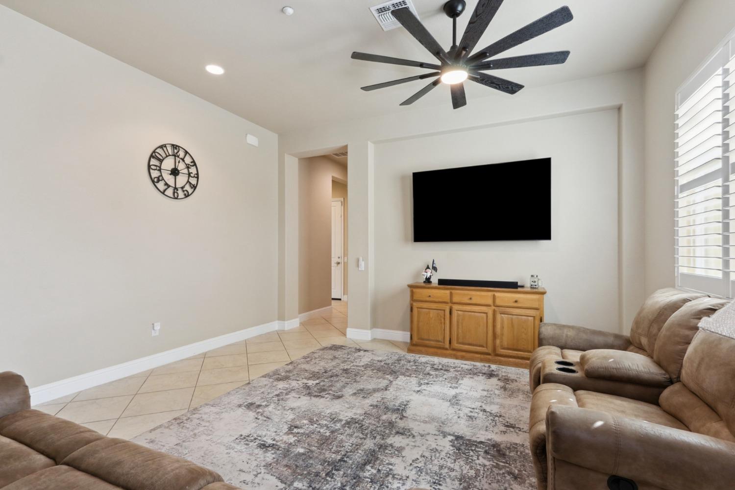 Detail Gallery Image 13 of 49 For 248 Aske Ct, Roseville,  CA 95747 - 3 Beds | 2 Baths